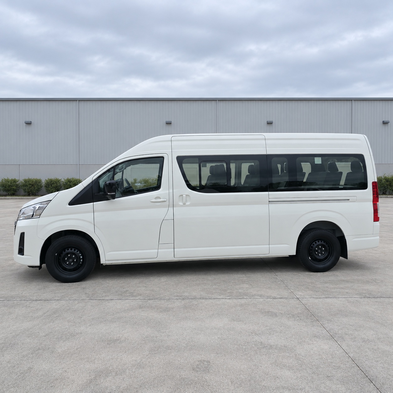 2026 Toyota Hiace Commuter 2.8 Diesel AT High Roof 15-Seater RHD for export from Japan