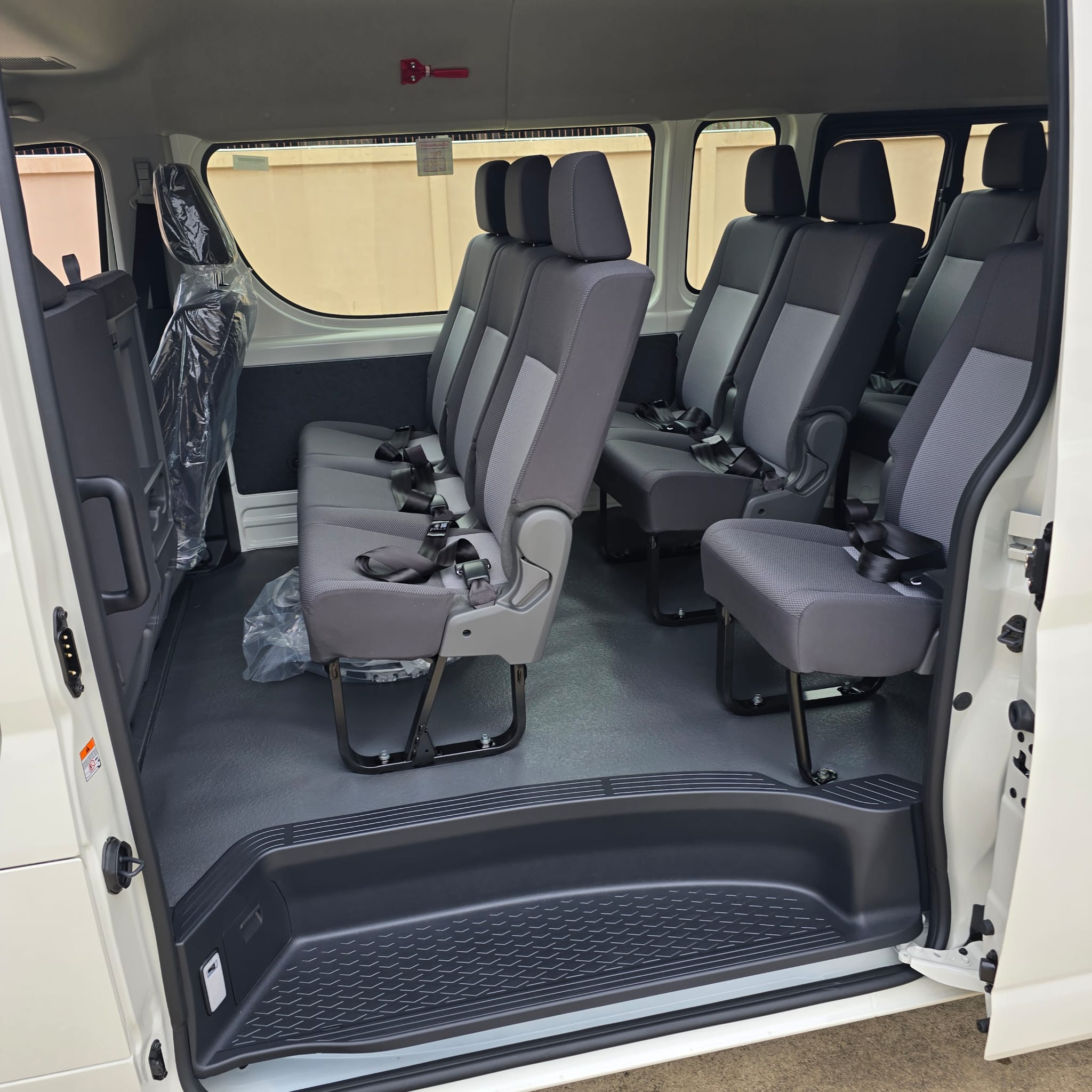 2026 Toyota Hiace Commuter 2.8 Diesel AT High Roof 15-Seater RHD for export from Japan