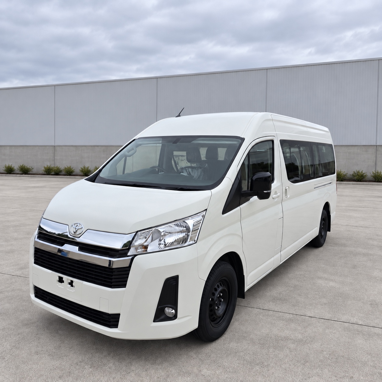 2026 Toyota Hiace Commuter 2.8 Diesel AT High Roof 15-Seater RHD for export from Japan