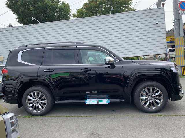 2026 Toyota Land Cruiser 300 ZX 3.5L Twin-Turbo 4WD for export from Japan
