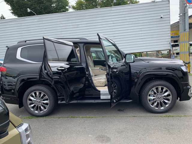 2026 Toyota Land Cruiser 300 ZX 3.5L Twin-Turbo 4WD for export from Japan