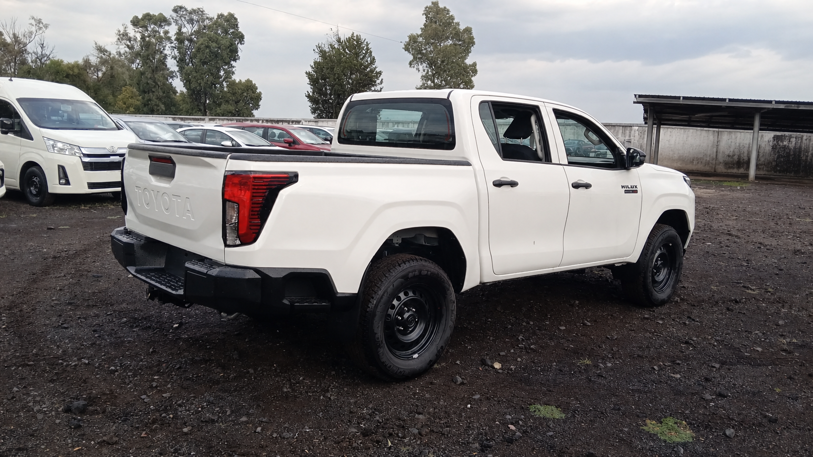 2027 Toyota Hilux Standard 4x4 2.8L Diesel Manual LHD for export from Japan