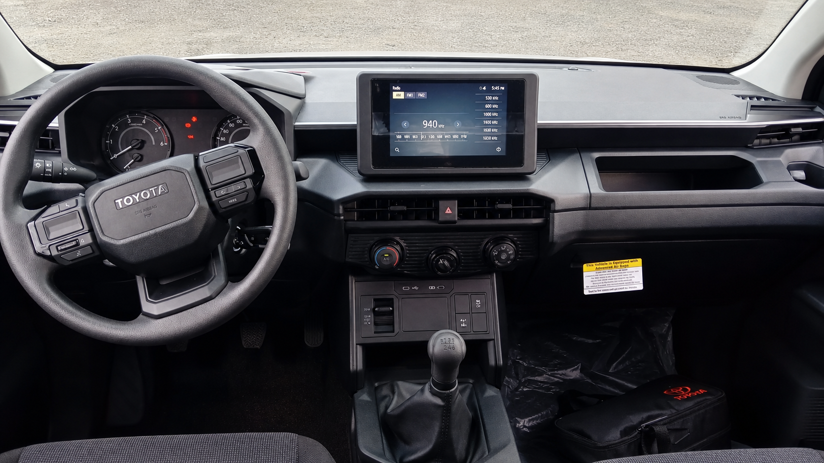 2027 Toyota Hilux Standard 4x4 2.8L Diesel Manual LHD for export from Japan