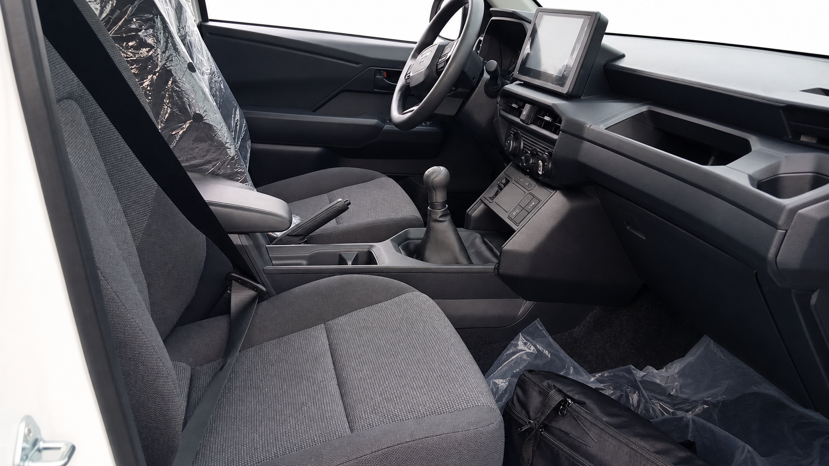 2027 Toyota Hilux Standard 4x4 2.8L Diesel Manual LHD for export from Japan