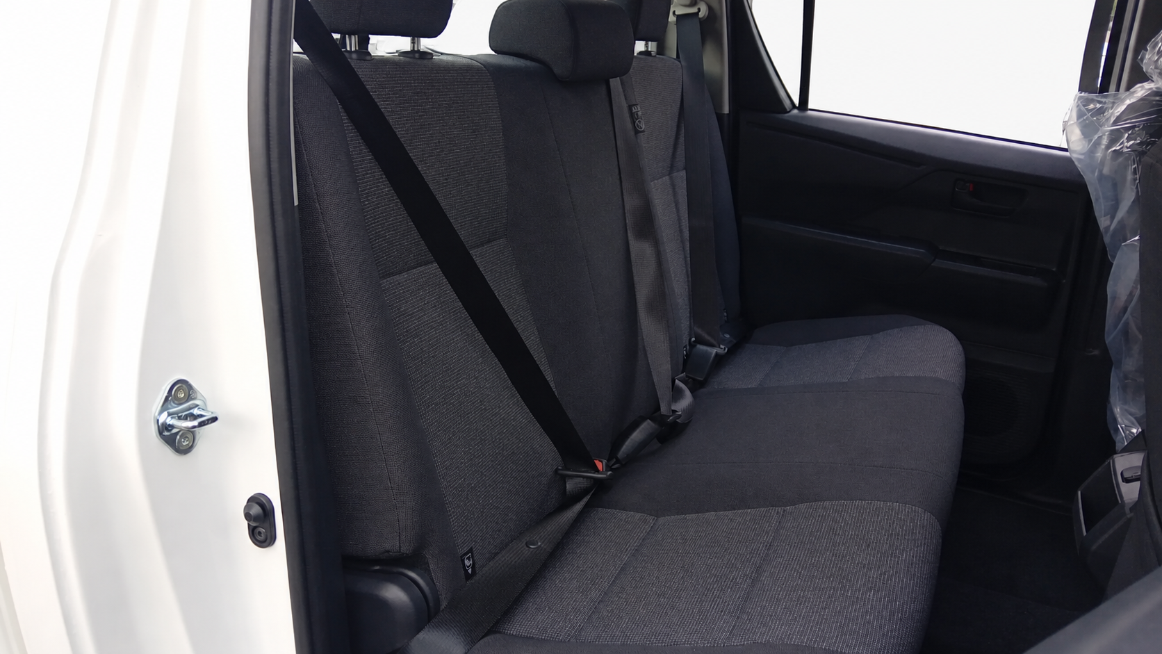 2027 Toyota Hilux Standard 4x4 2.8L Diesel Manual LHD for export from Japan