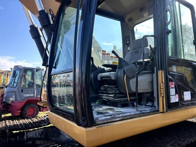 Caterpillar 320D Excavator for export from Japan