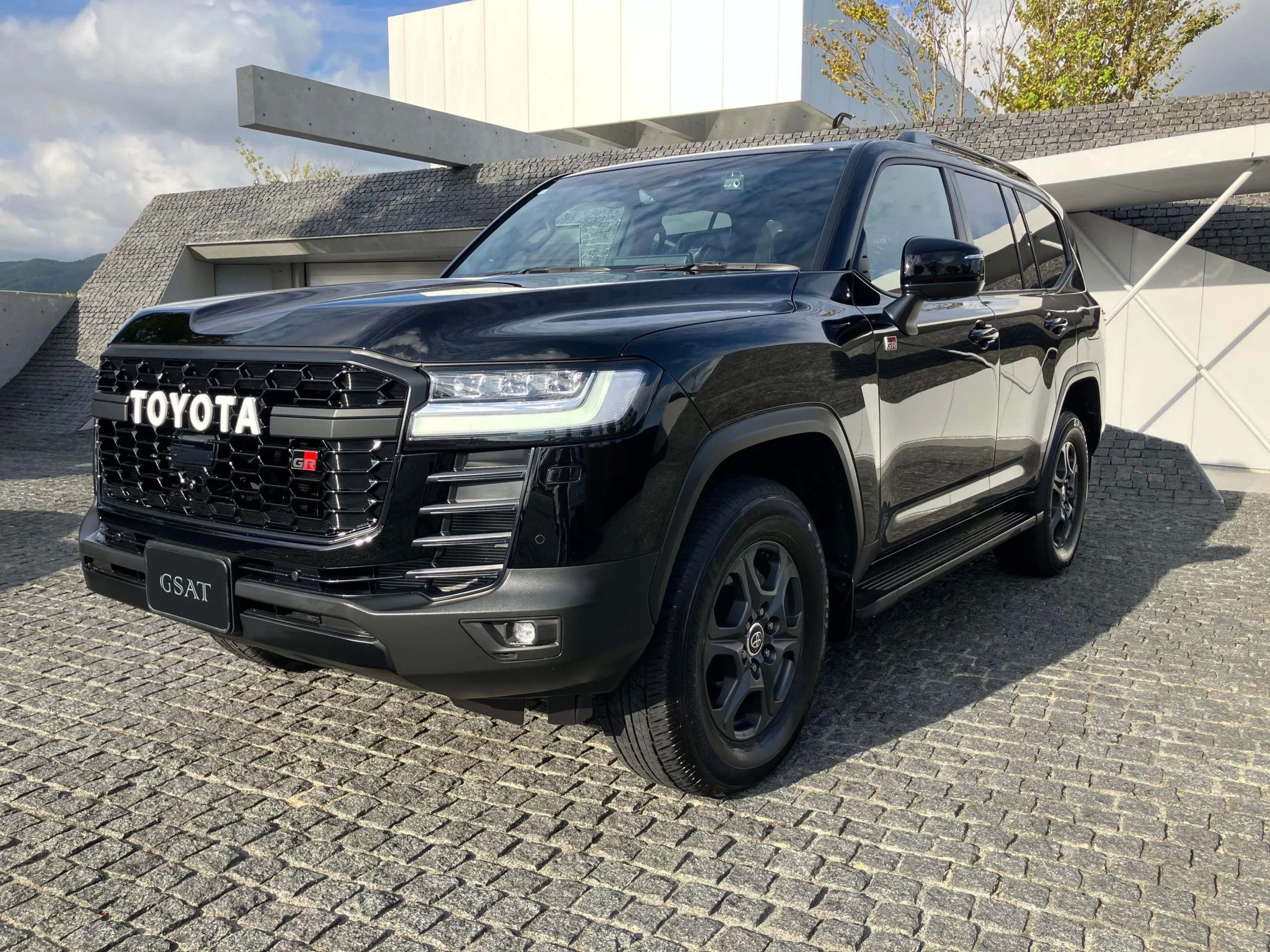 2023 TOYOTA LAND CRUISER 300 GR SPORT