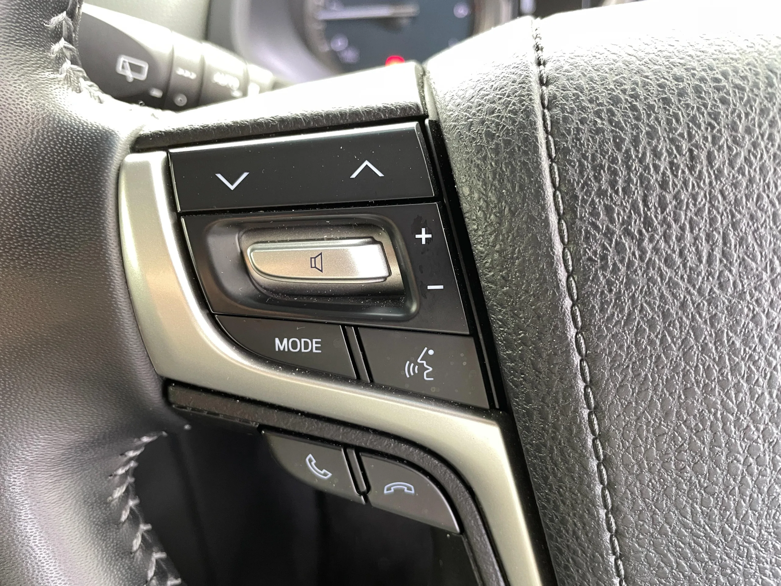 2022 TOYOTA LAND CRUISER PRADO – TX L PACKAGE 4WD