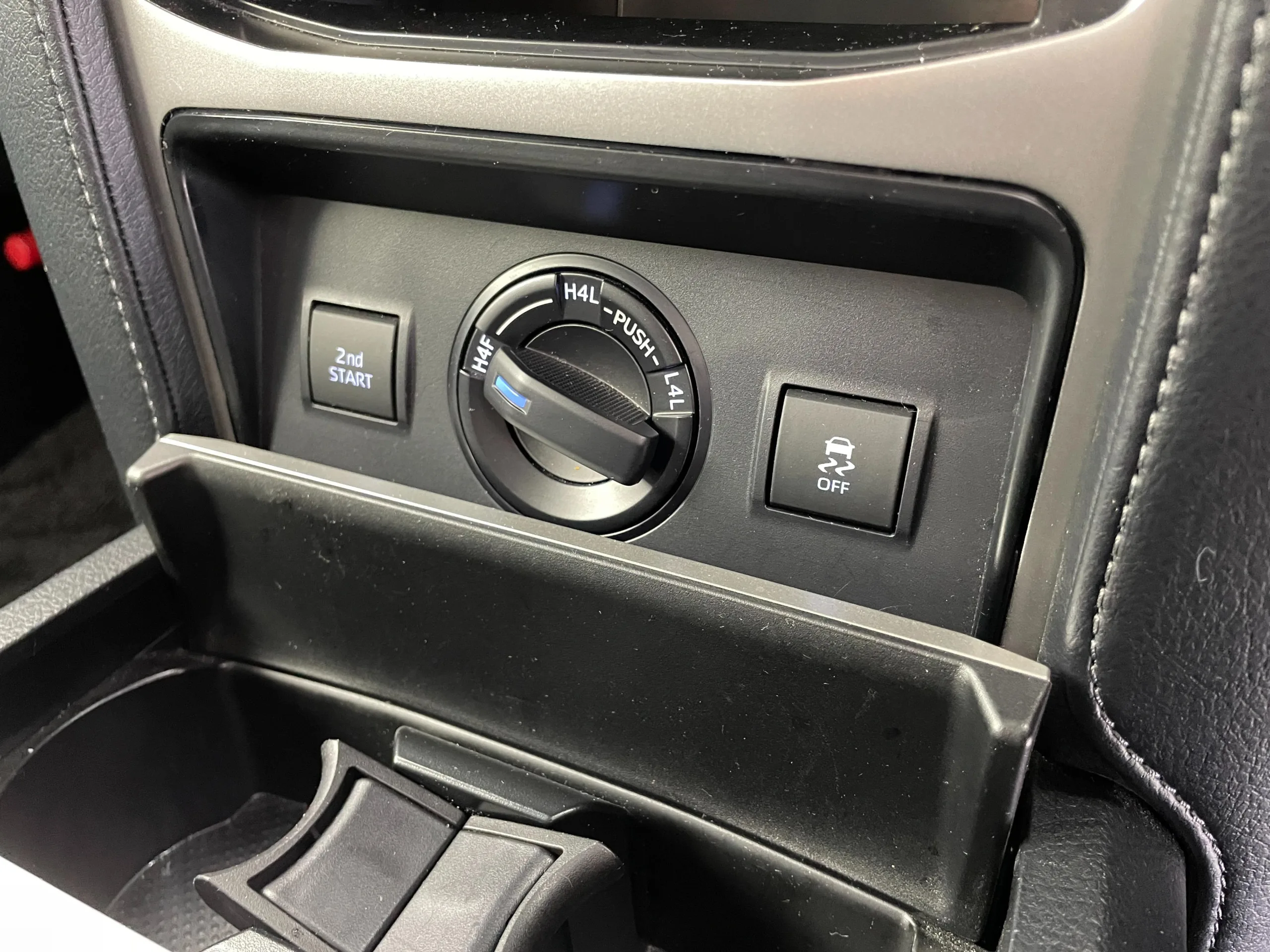 2022 TOYOTA LAND CRUISER PRADO – TX L PACKAGE 4WD