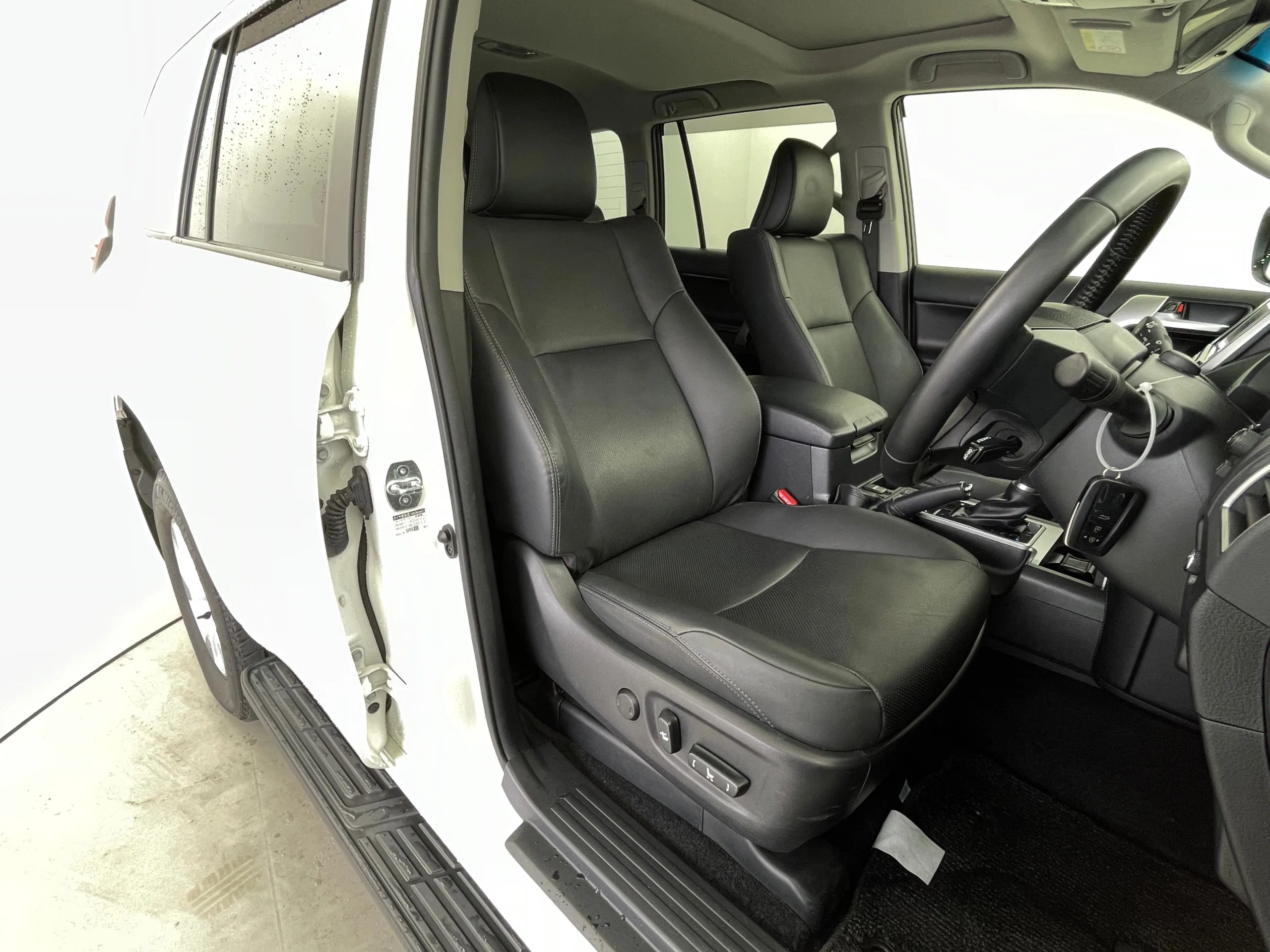 2022 TOYOTA LAND CRUISER PRADO – TX L PACKAGE 4WD