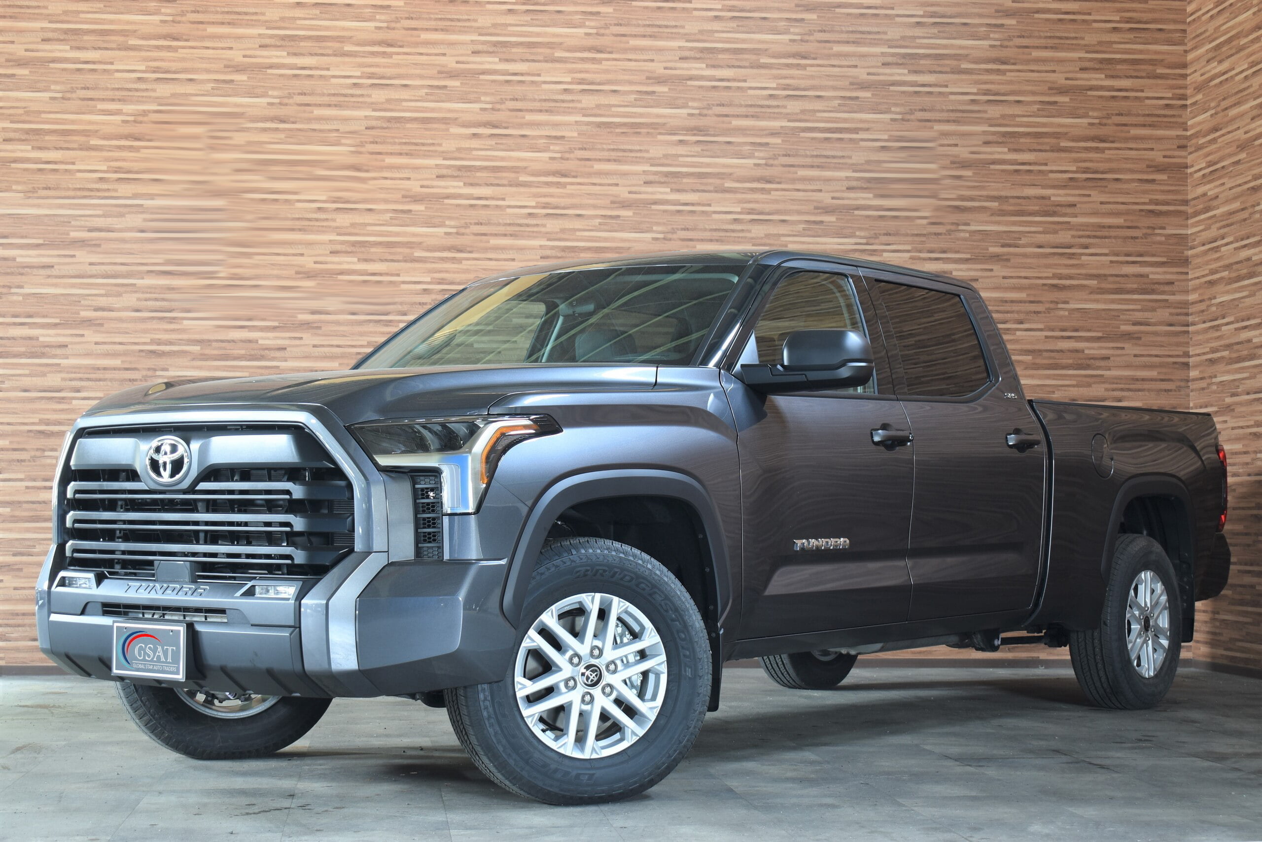 2022 US Toyota Tundra Crew Max SR5 L 4WD 3.5L Turbo Engine (Magnetic Gray) (No.J0575)