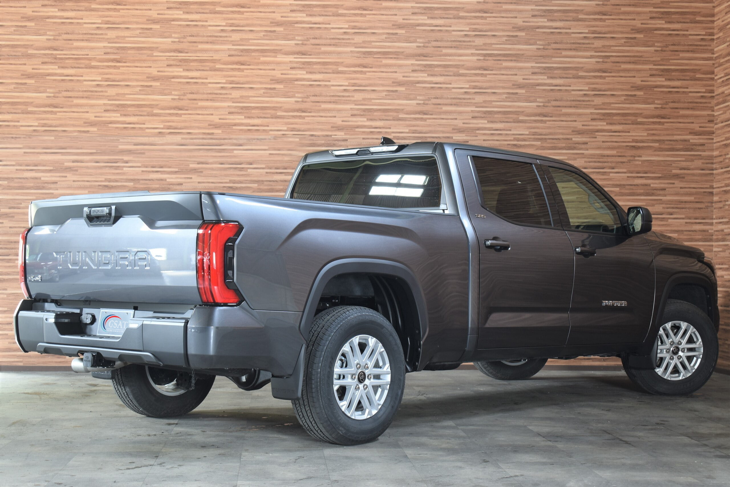 2022 US Toyota Tundra Crew Max SR5 L 4WD 3.5L Turbo Engine (Magnetic Gray) (No.J0575) for export from Japan
