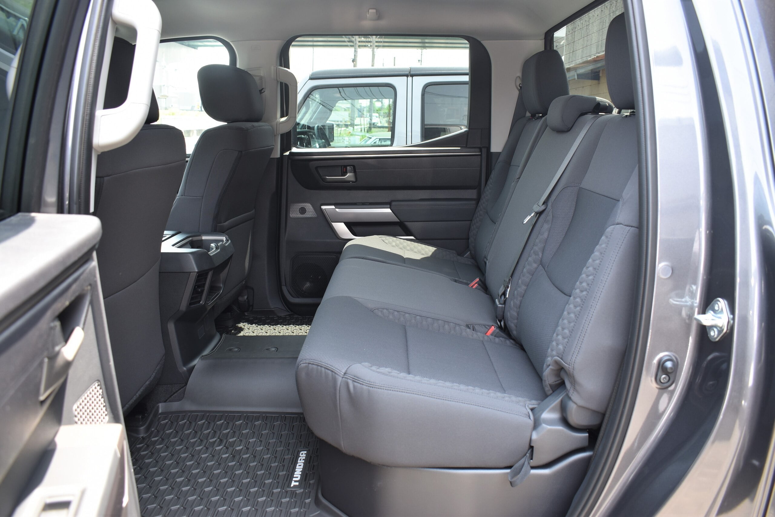 2022 US Toyota Tundra Crew Max SR5 L 4WD 3.5L Turbo Engine (Magnetic Gray) (No.J0575) for export from Japan