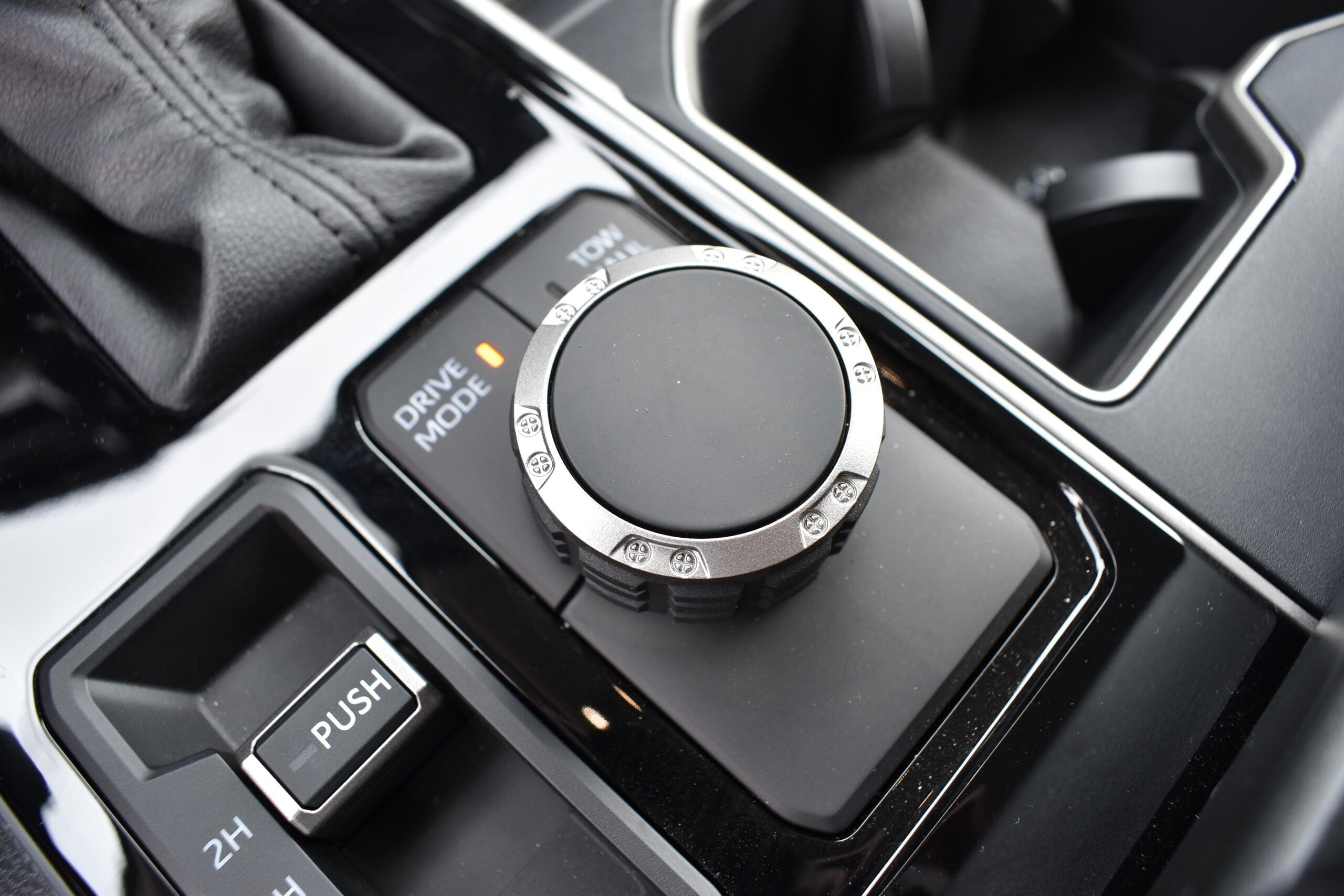 2022 US Toyota Tundra Crew Max SR5 L 4WD 3.5L Turbo Engine (Magnetic Gray) (No.J0575) for export from Japan