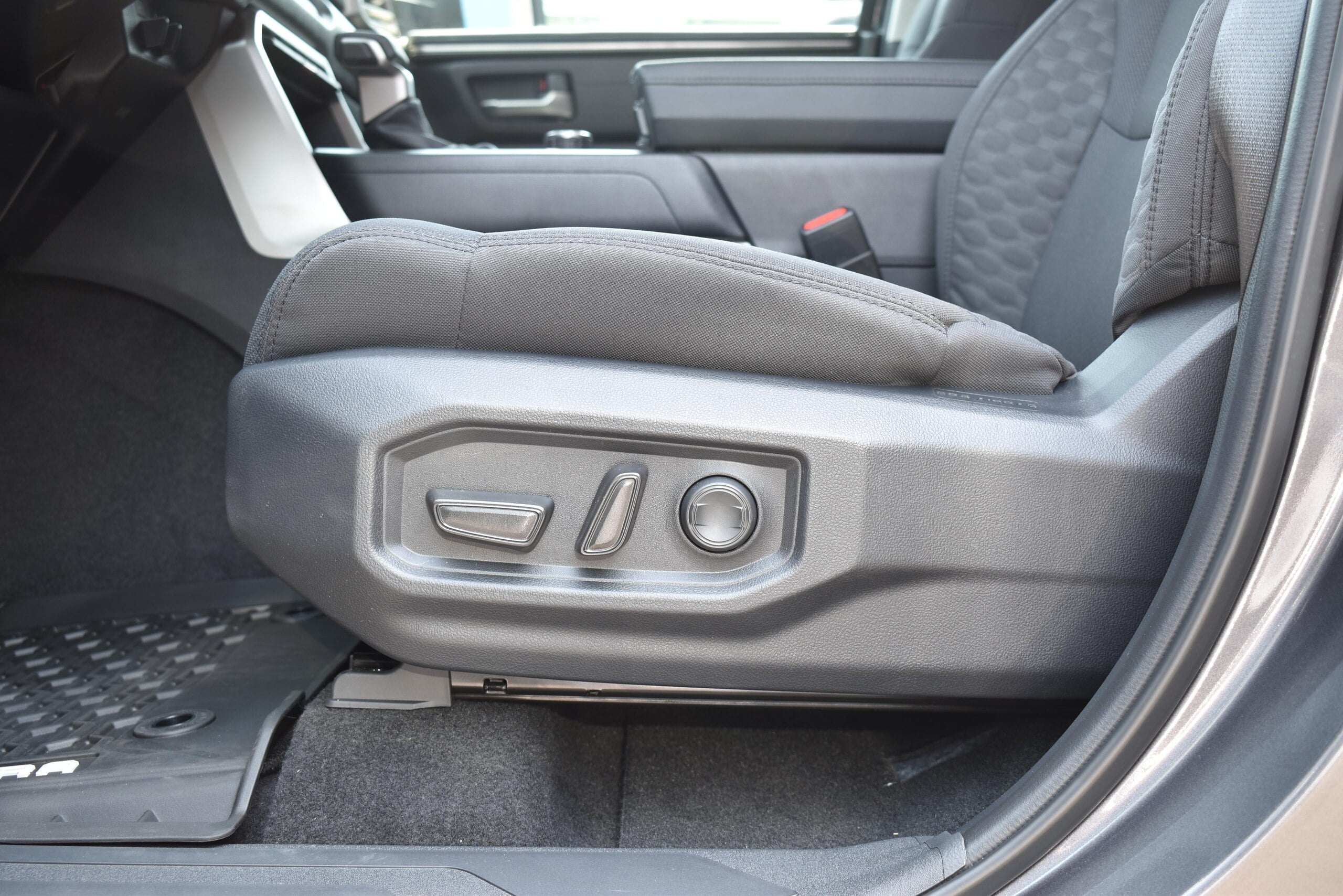 2022 US Toyota Tundra Crew Max SR5 L 4WD 3.5L Turbo Engine (Magnetic Gray) (No.J0575) for export from Japan