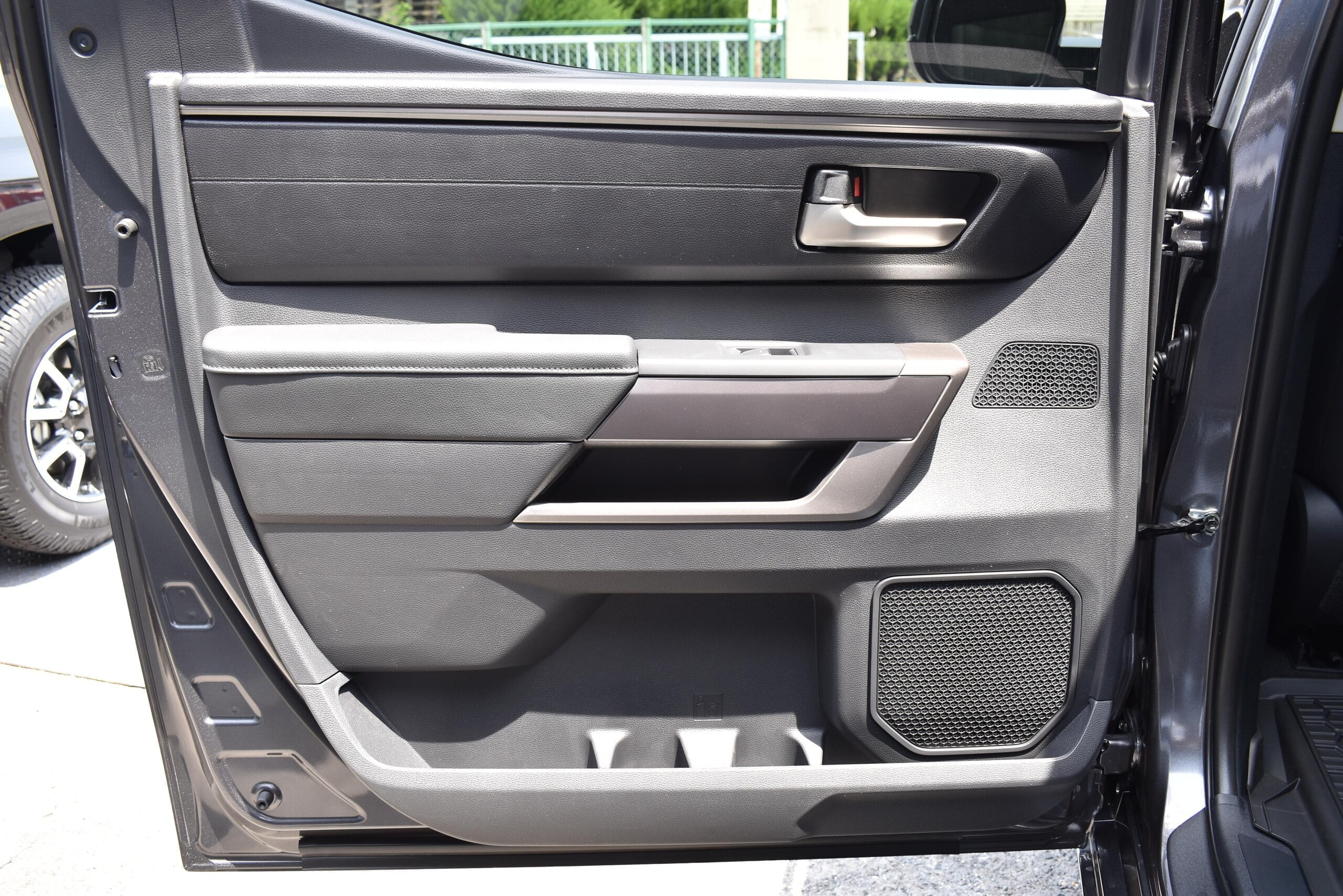 2022 US Toyota Tundra Crew Max SR5 L 4WD 3.5L Turbo Engine (Magnetic Gray) (No.J0575) for export from Japan