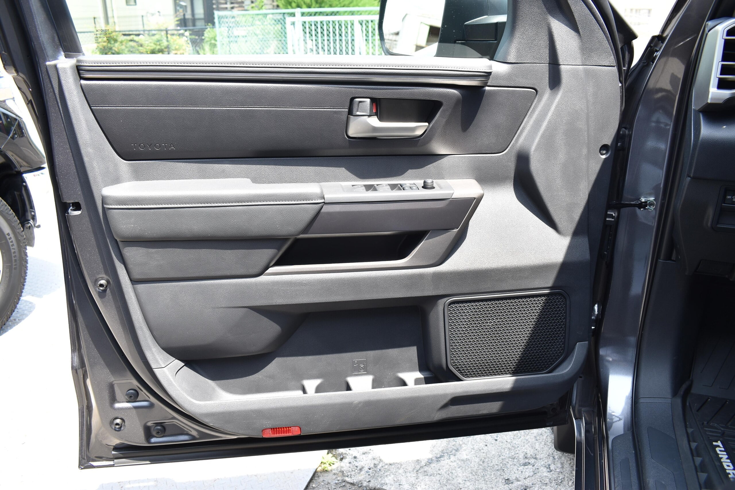 2022 US Toyota Tundra Crew Max SR5 L 4WD 3.5L Turbo Engine (Magnetic Gray) (No.J0575) for export from Japan