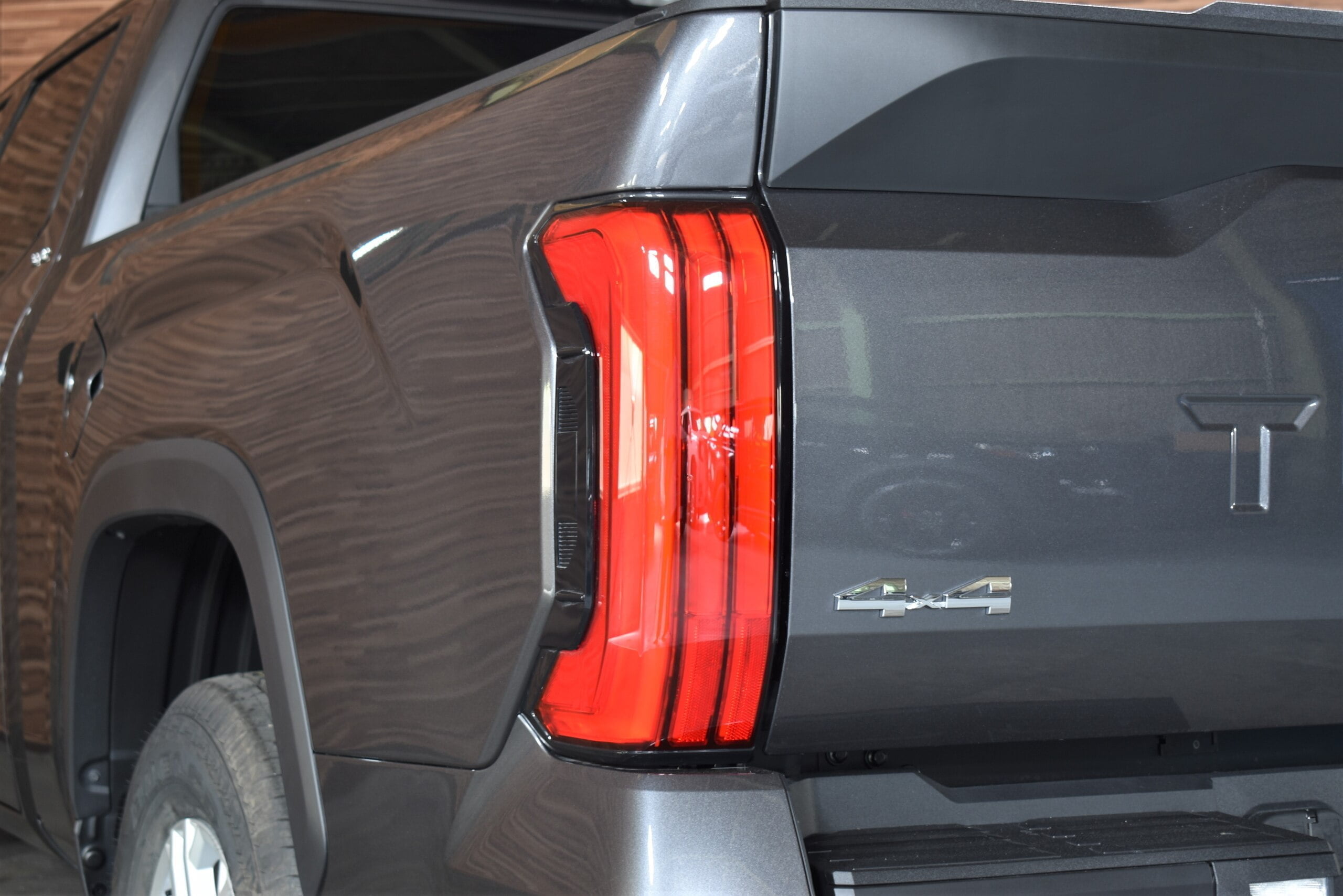 2022 US Toyota Tundra Crew Max SR5 L 4WD 3.5L Turbo Engine (Magnetic Gray) (No.J0575) for export from Japan