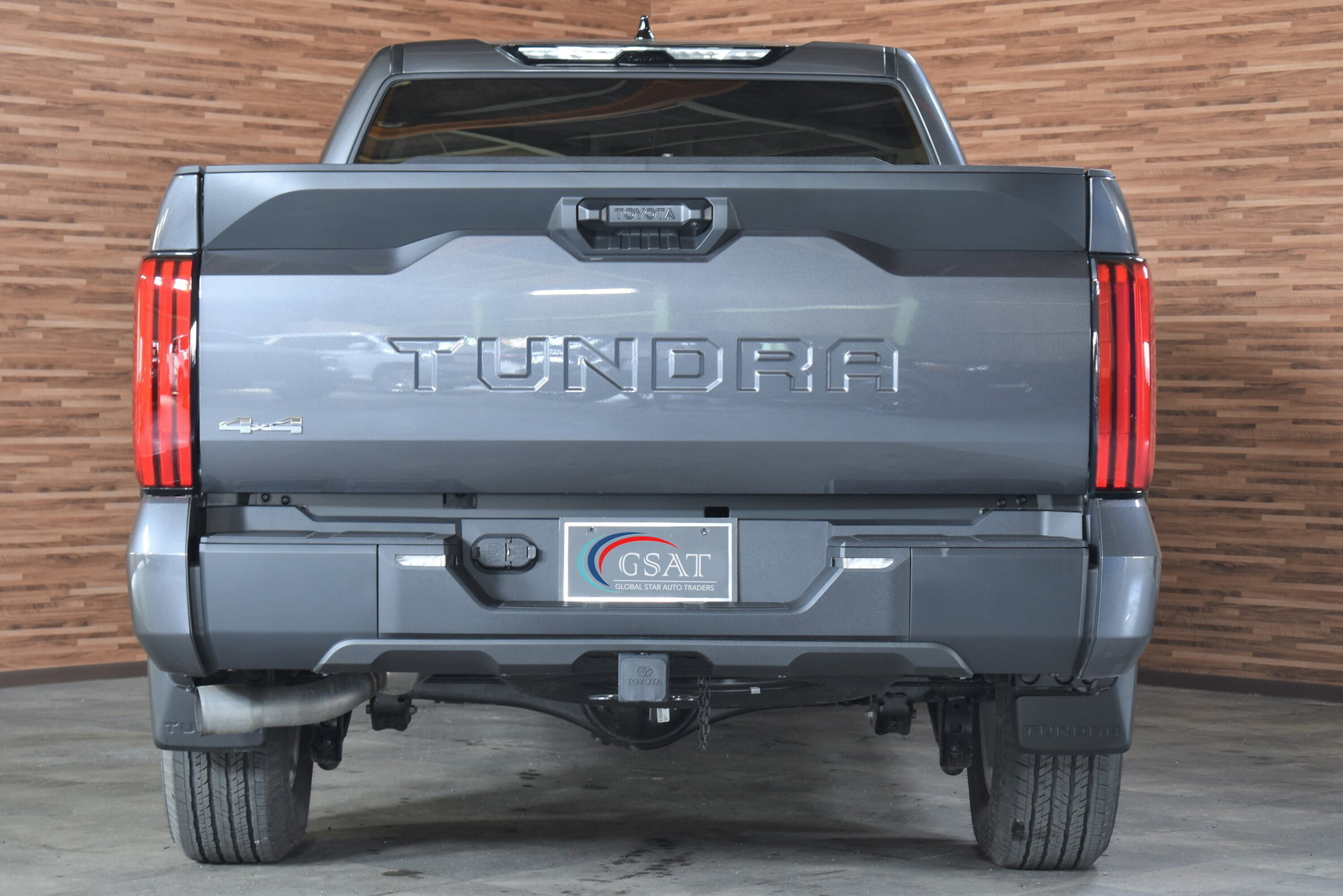 2022 US Toyota Tundra Crew Max SR5 L 4WD 3.5L Turbo Engine (Magnetic Gray) (No.J0575) for export from Japan