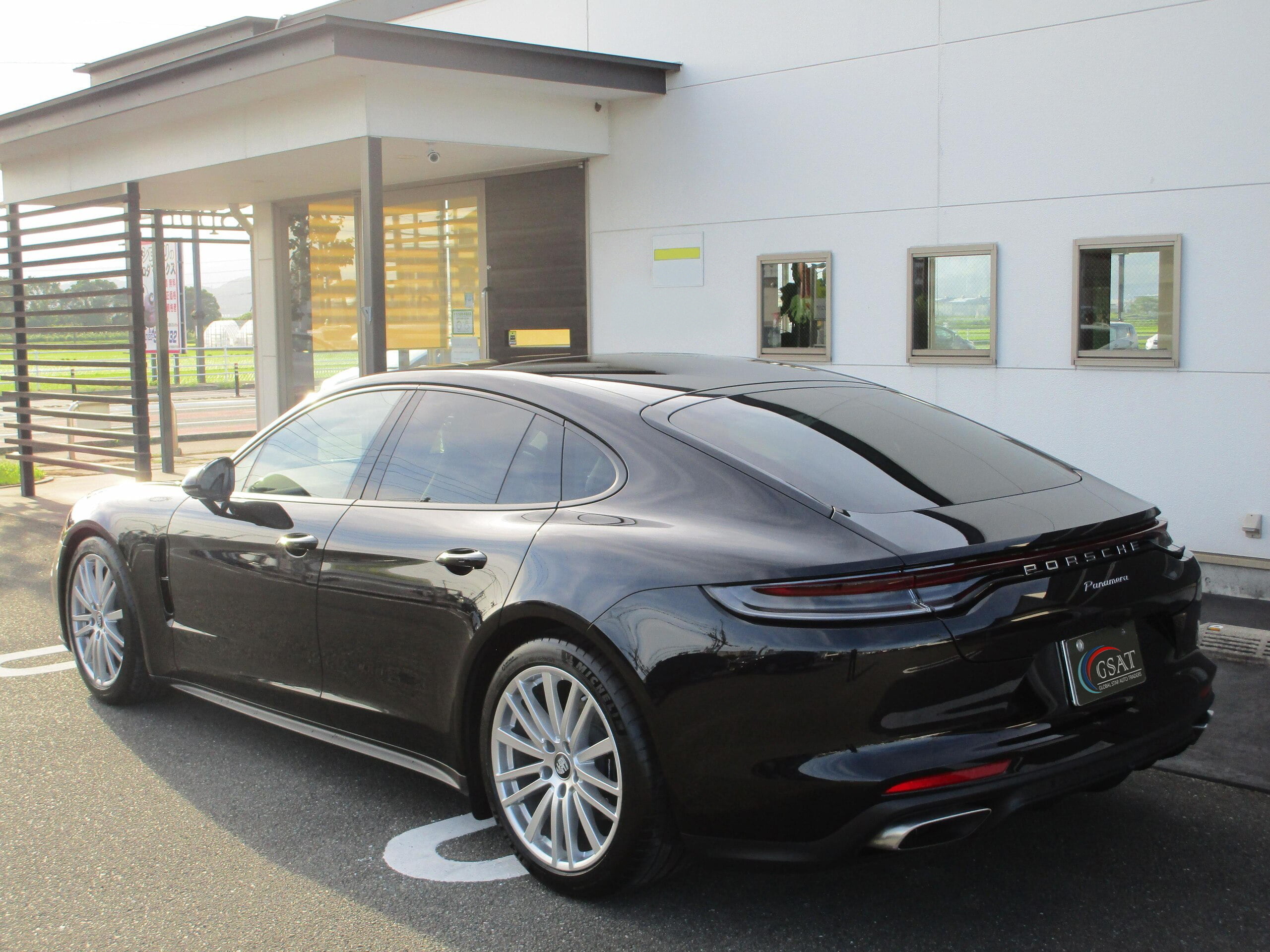 2022 Porsche Panamera 2.9 PDK Panoramic Sunroof (Jet Black Metallic) (No.J0576)
