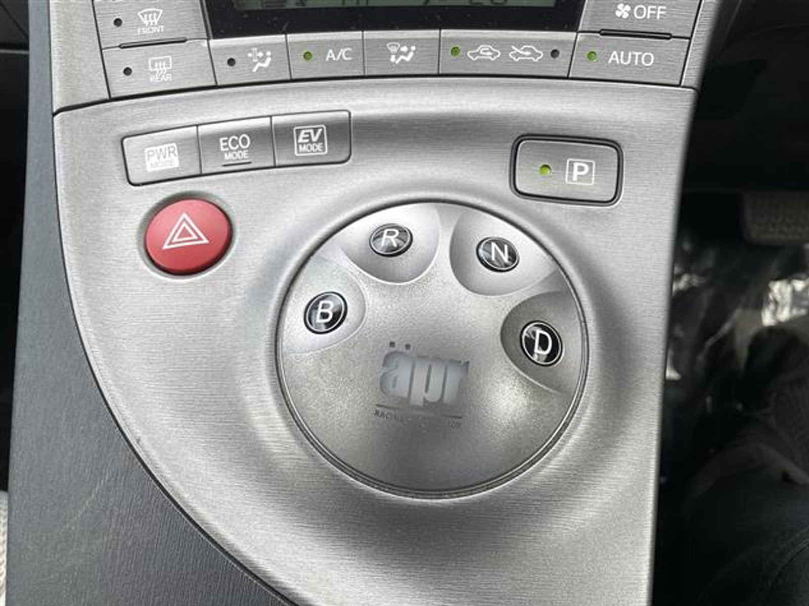 2014 Toyota Prius L (Right Hand) - 1.8L Inline 4 Hybrid  (No.790624) ID 8605