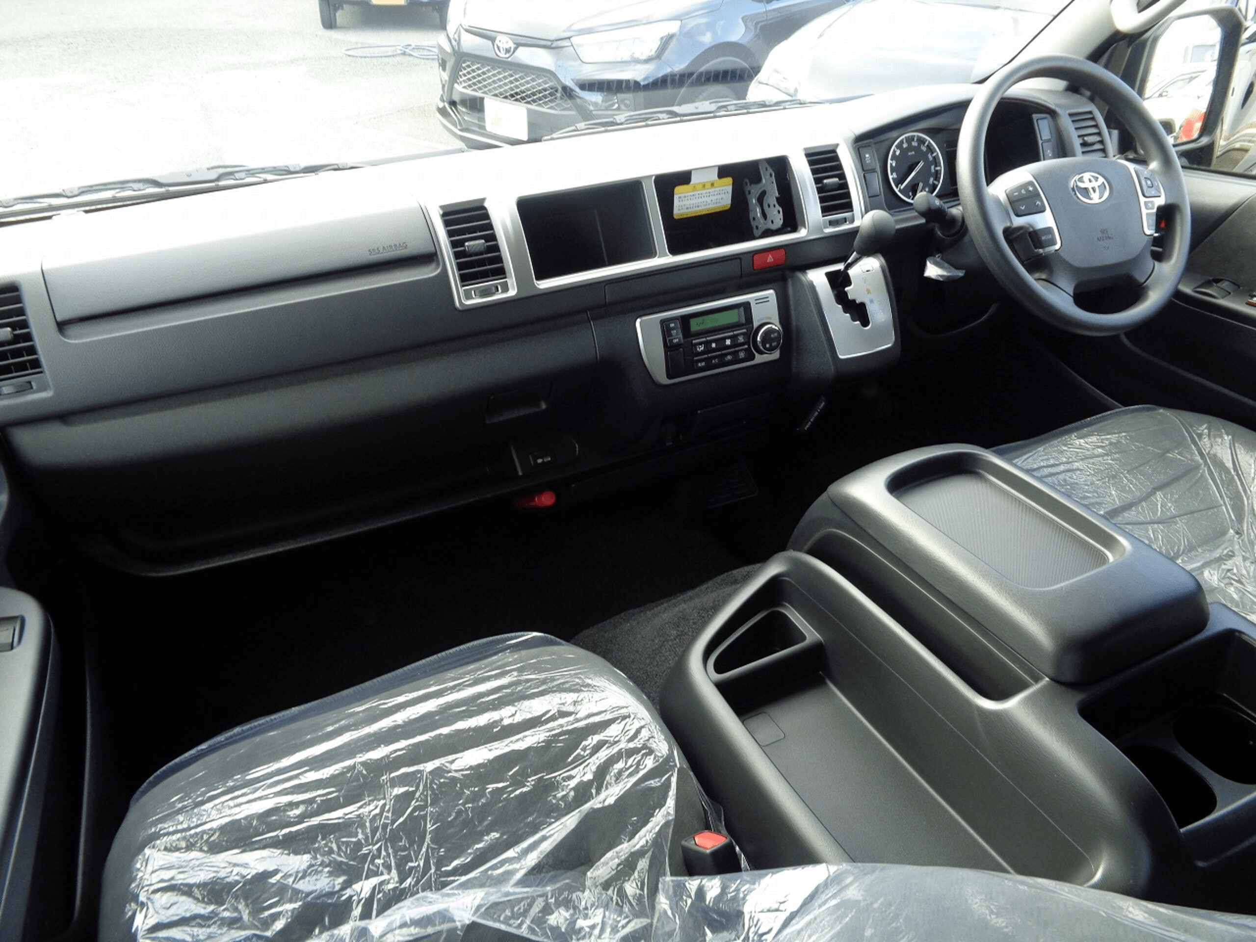 2025 Toyota Hiace 2.7 GL Long (No.960810) for export from Japan