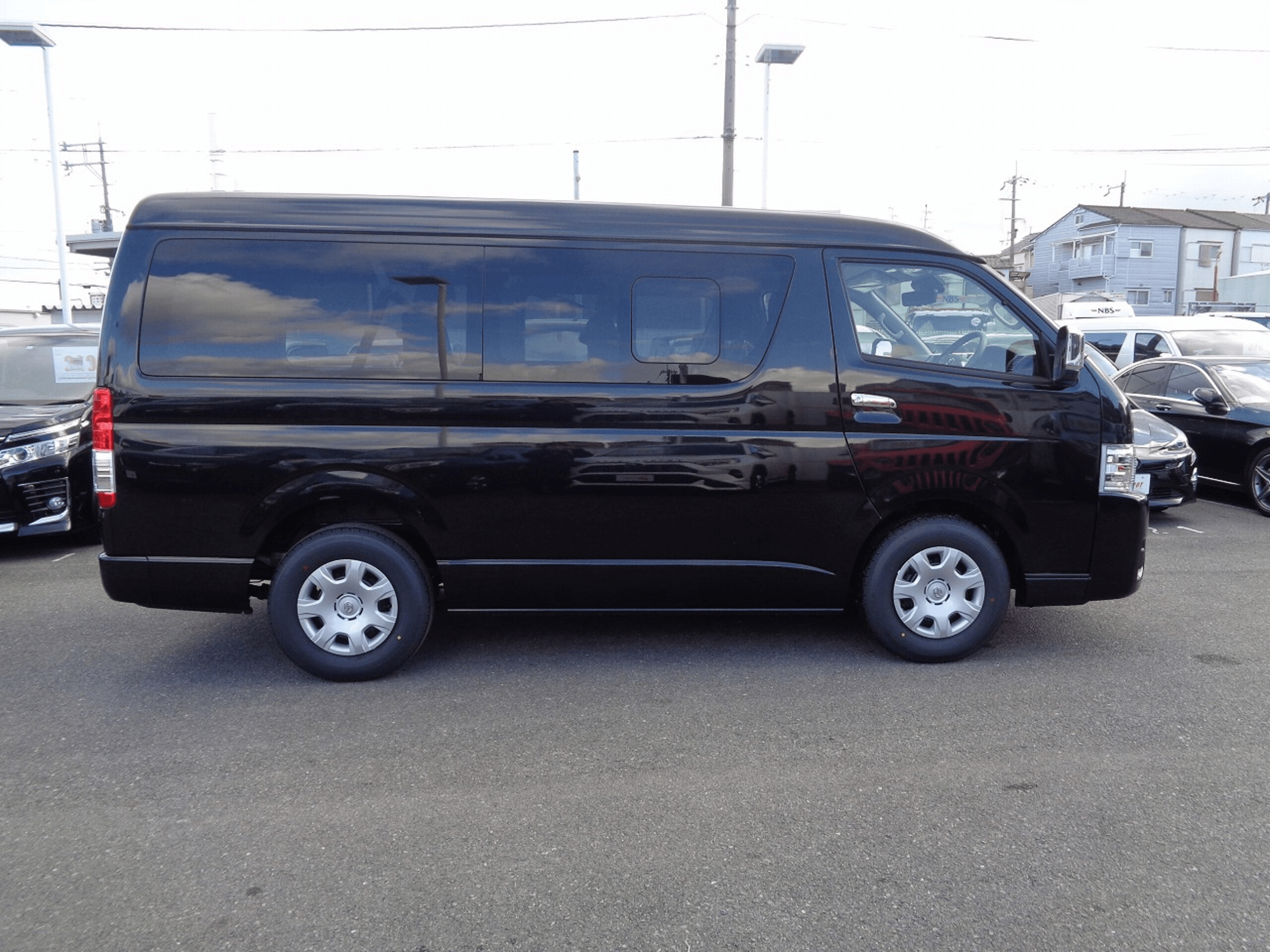 2025 Toyota Hiace 2.7 GL Long (No.960810) for export from Japan