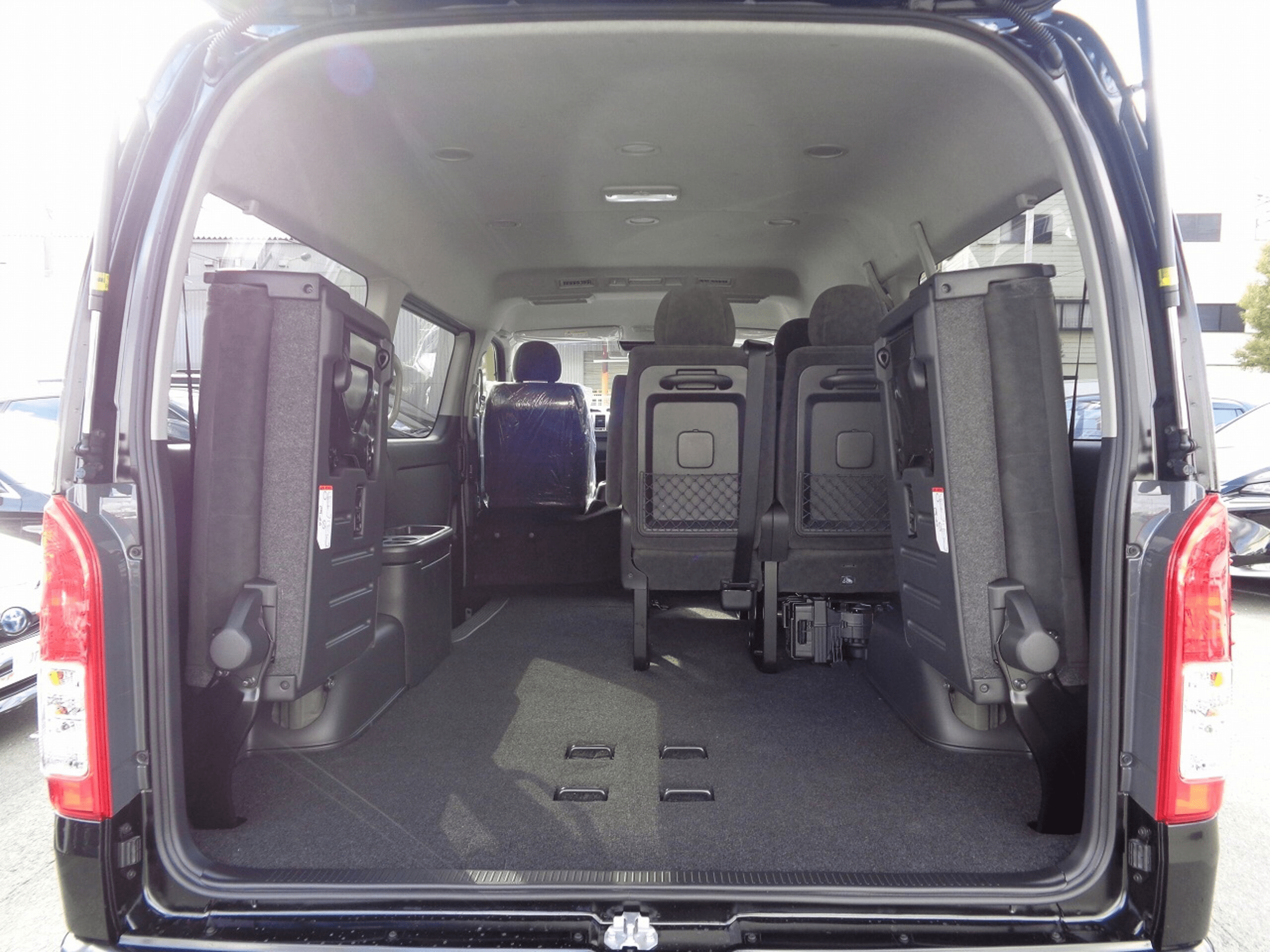 2025 Toyota Hiace 2.7 GL Long (No.960810) for export from Japan