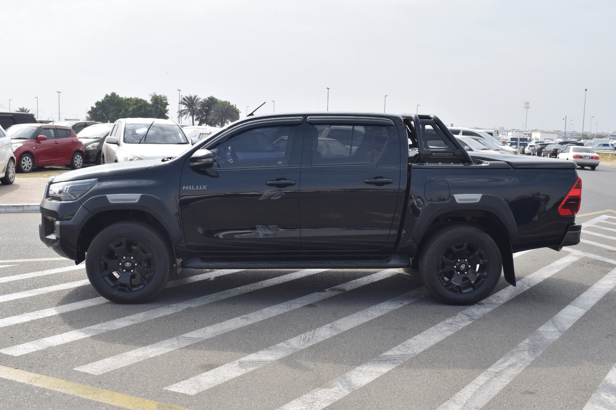 Toyota HiLux Rogue ( No-830696)