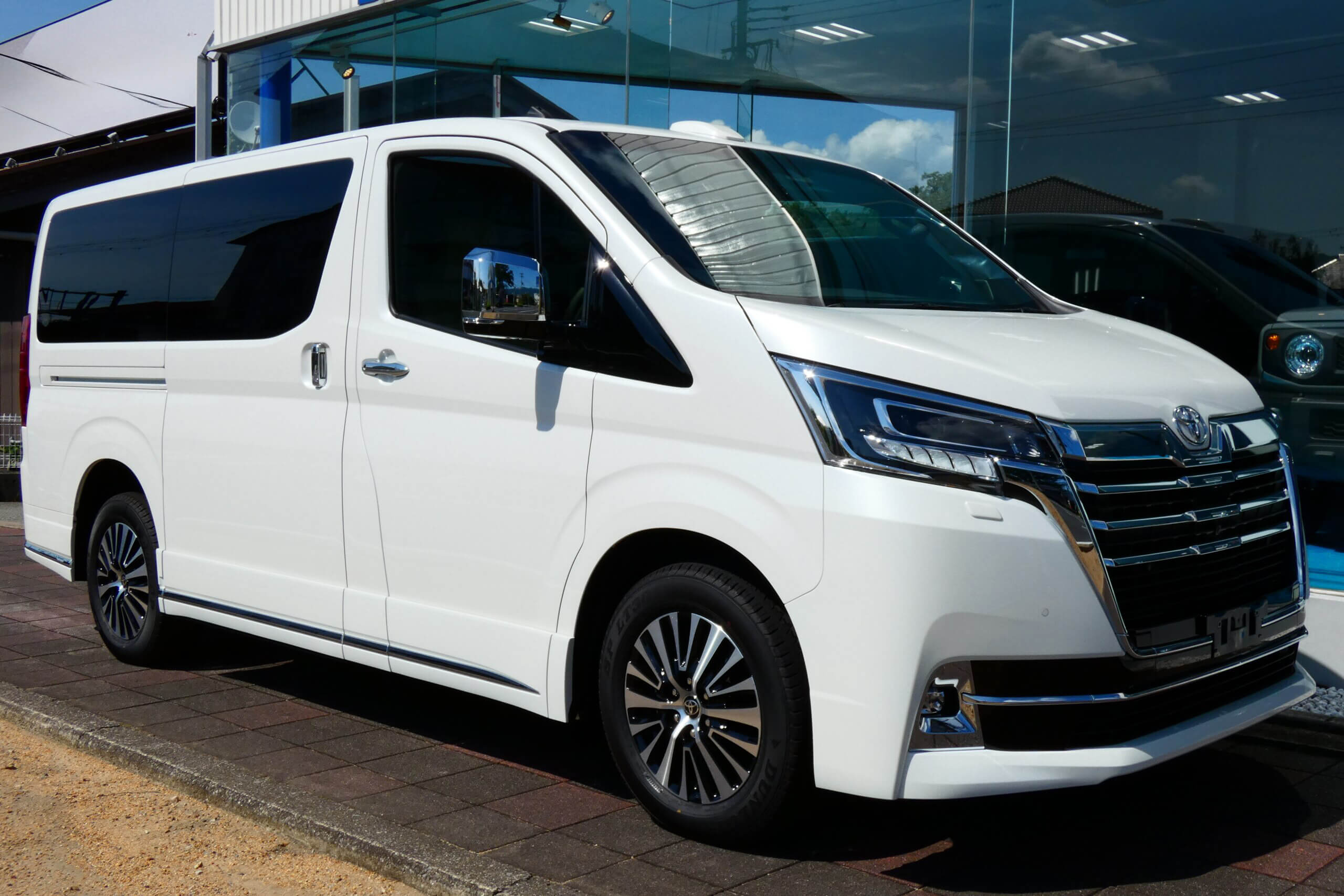 2025 Toyota Granace 2.8 Premium Diesel Turbo (No.960784)