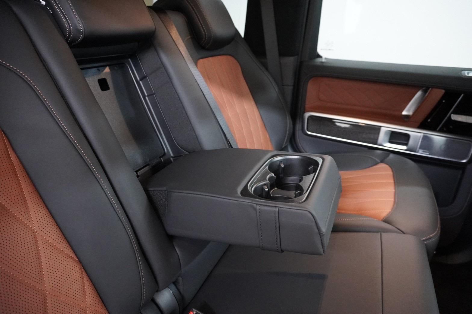 2025 Mercedes Benz Rubellite Red Metallic(No.J736) for export from Japan