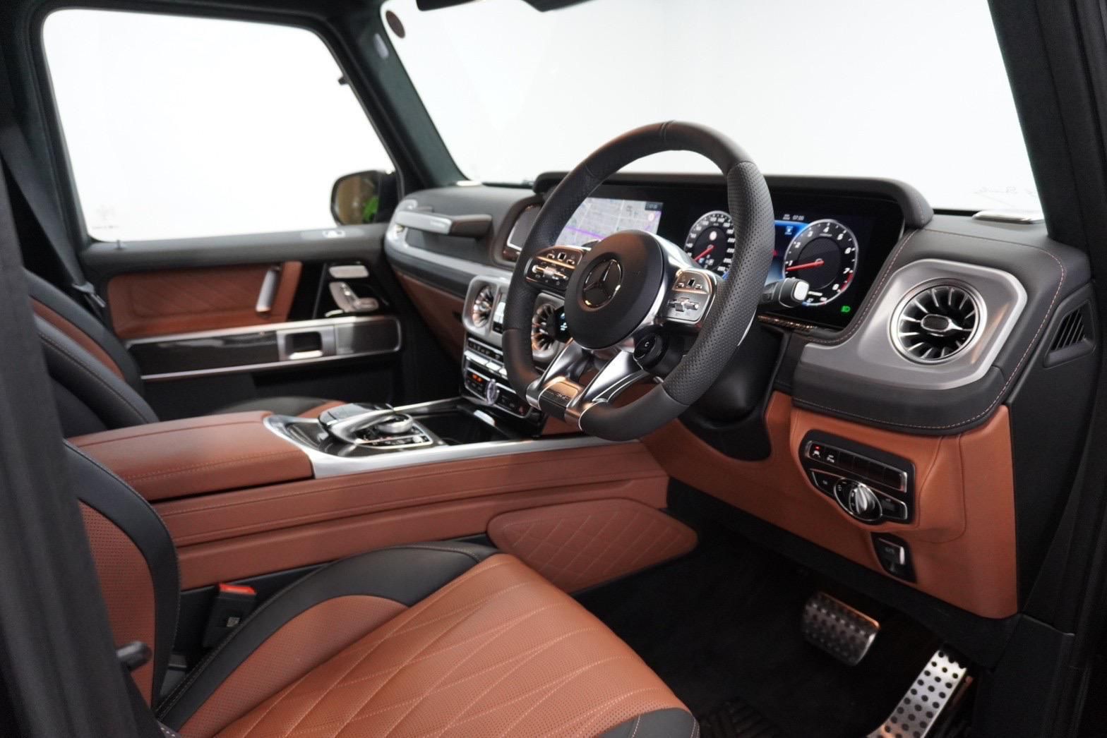 2025 Mercedes Benz Rubellite Red Metallic(No.J736) for export from Japan