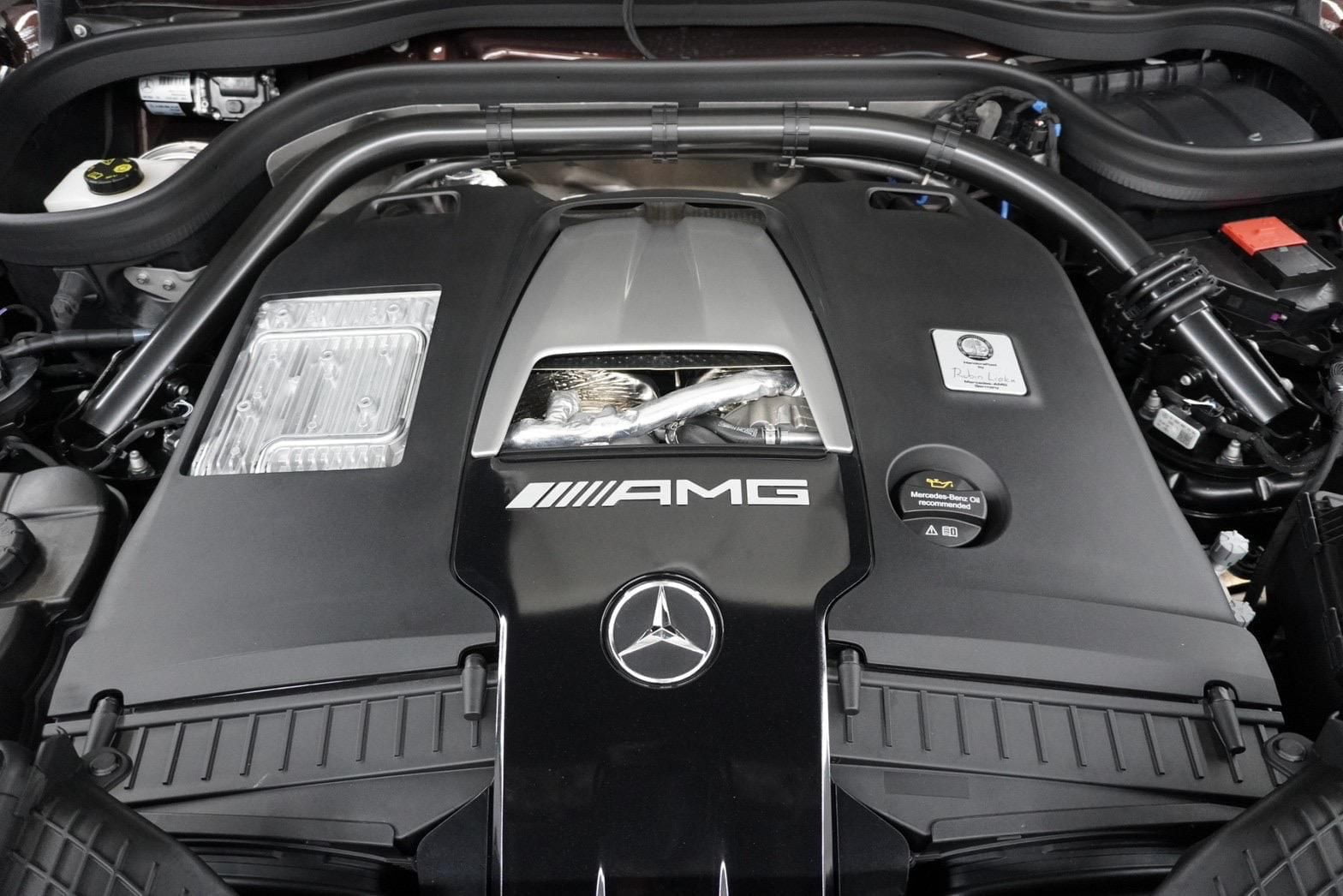 2025 Mercedes Benz Rubellite Red Metallic(No.J736) for export from Japan