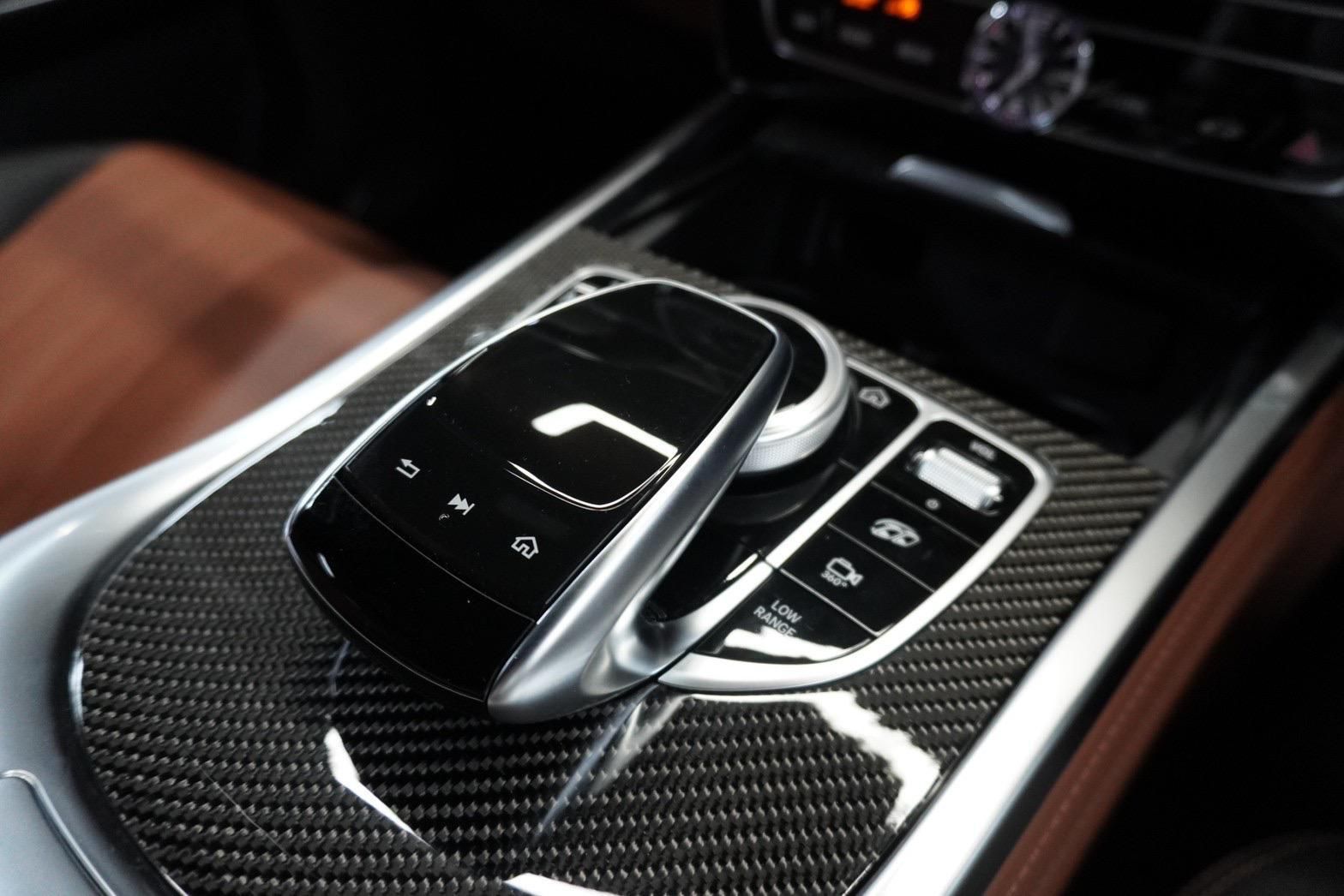 2025 Mercedes Benz Rubellite Red Metallic(No.J736) for export from Japan