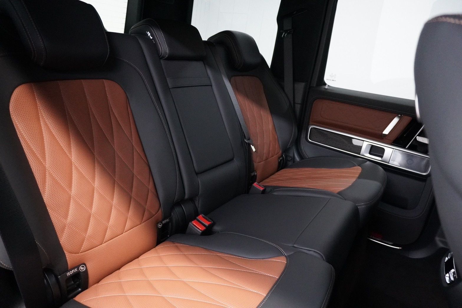 2025 Mercedes Benz Rubellite Red Metallic(No.J736) for export from Japan