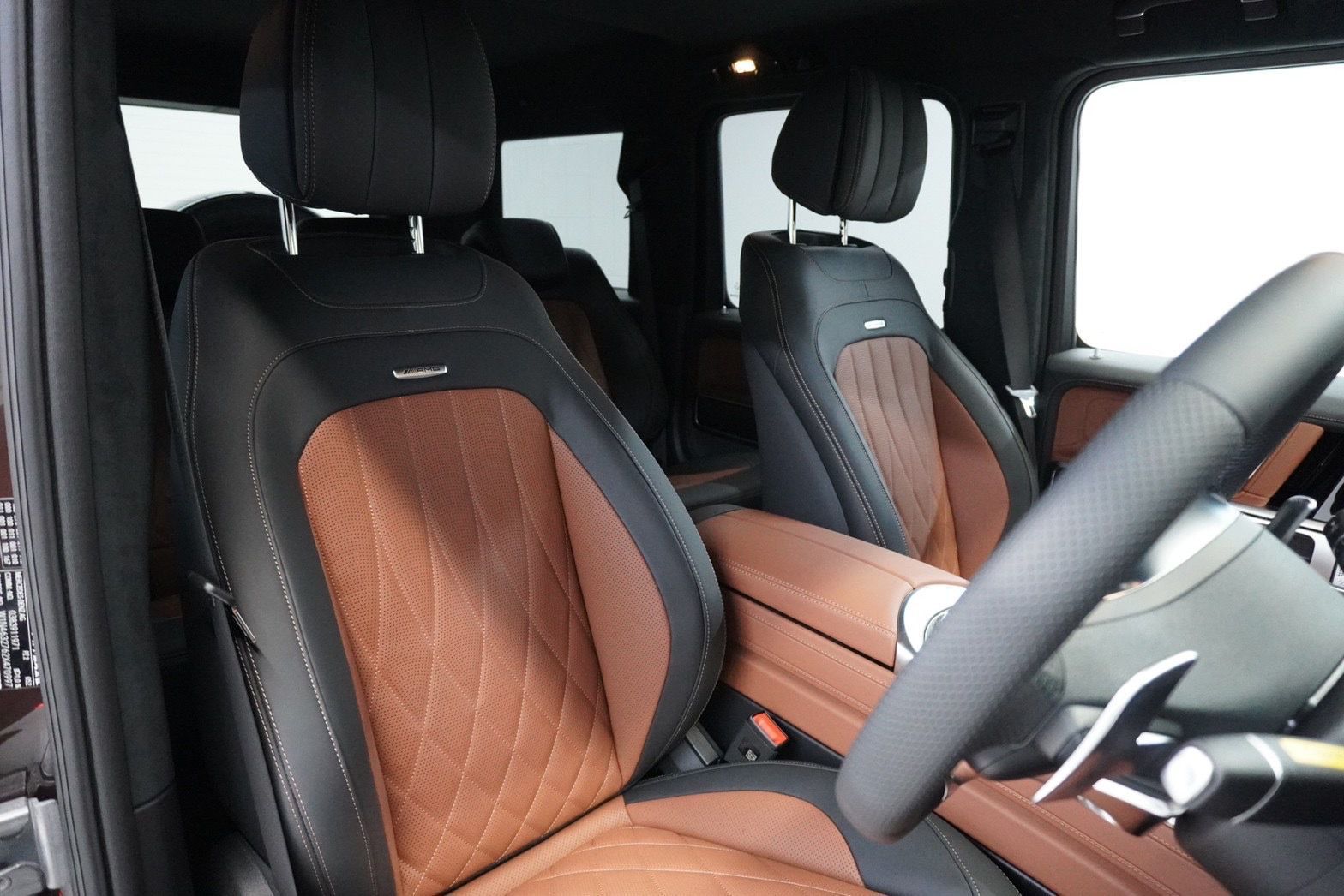 2025 Mercedes Benz Rubellite Red Metallic(No.J736) for export from Japan