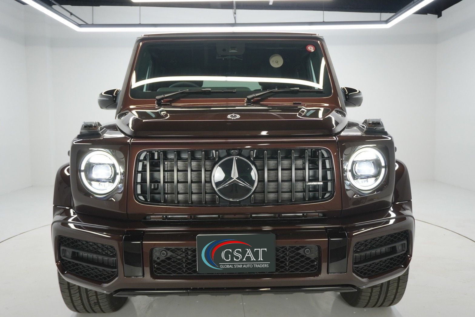 2025 Mercedes Benz Rubellite Red Metallic(No.J736) for export from Japan