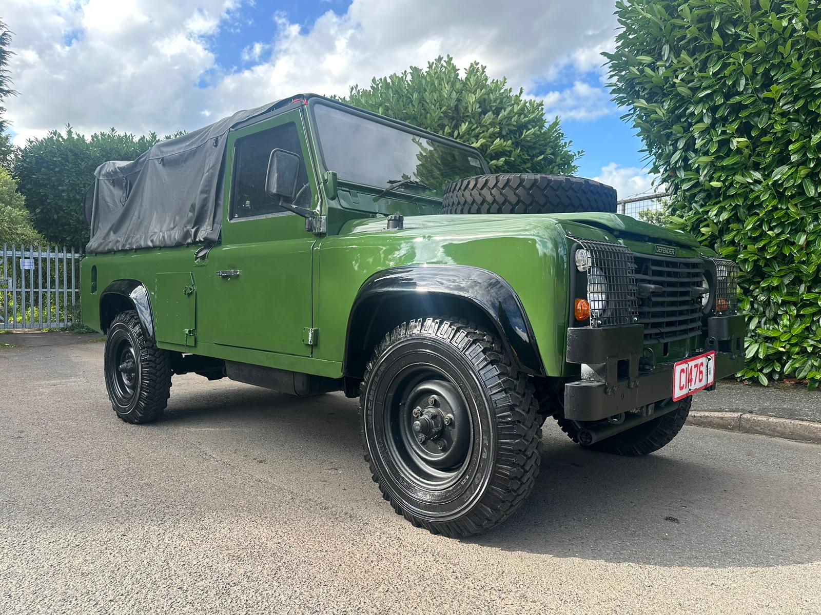 LANDROVER DEFENDER 110 (No.J0821)