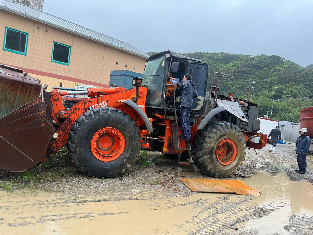 HITACHI ZW310 WHEEL LOADER (No.J0850)