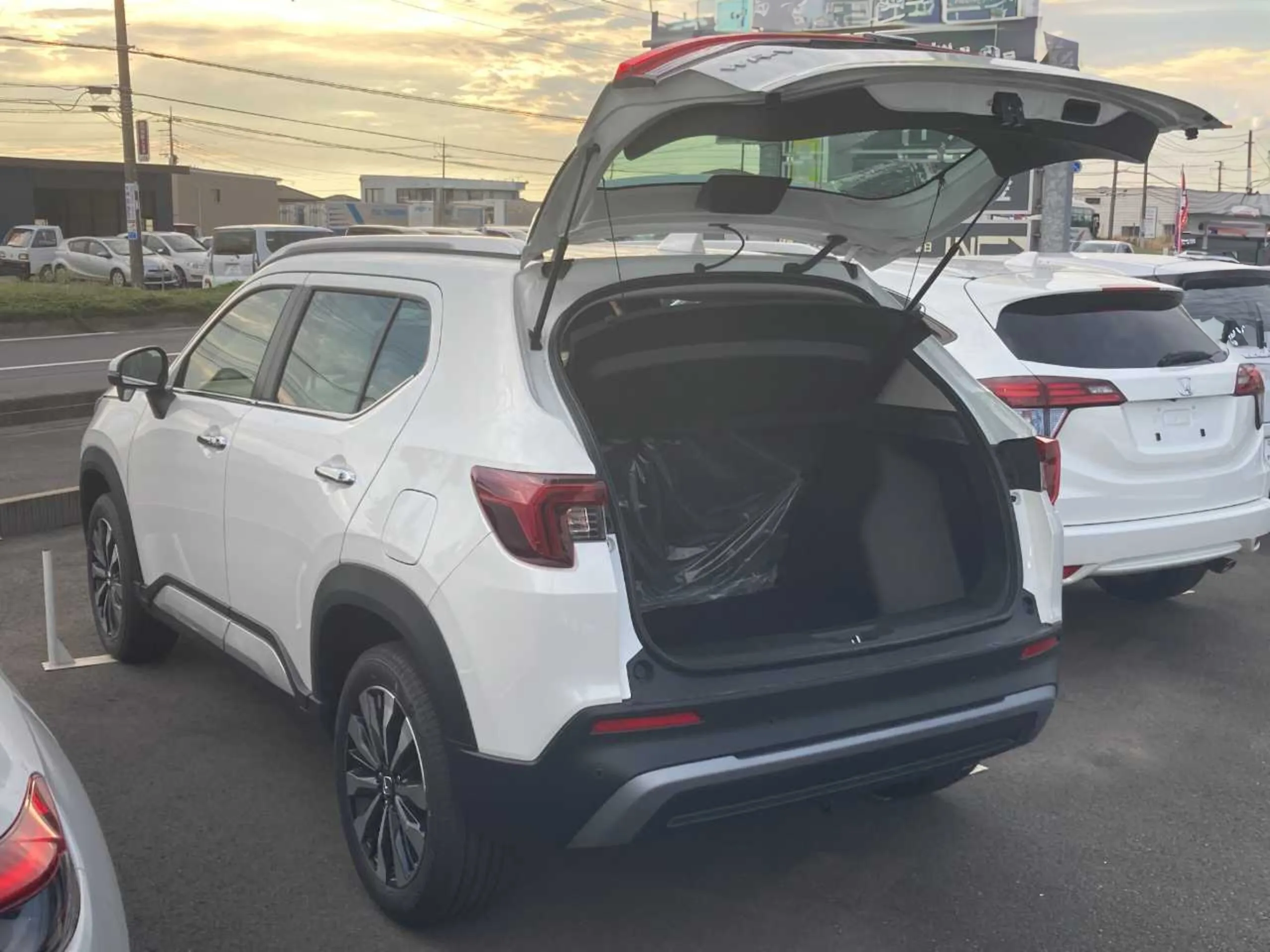 2025 Honda WR-V 1.5 Z Plus with Adaptive Cruise Control (No.961018)