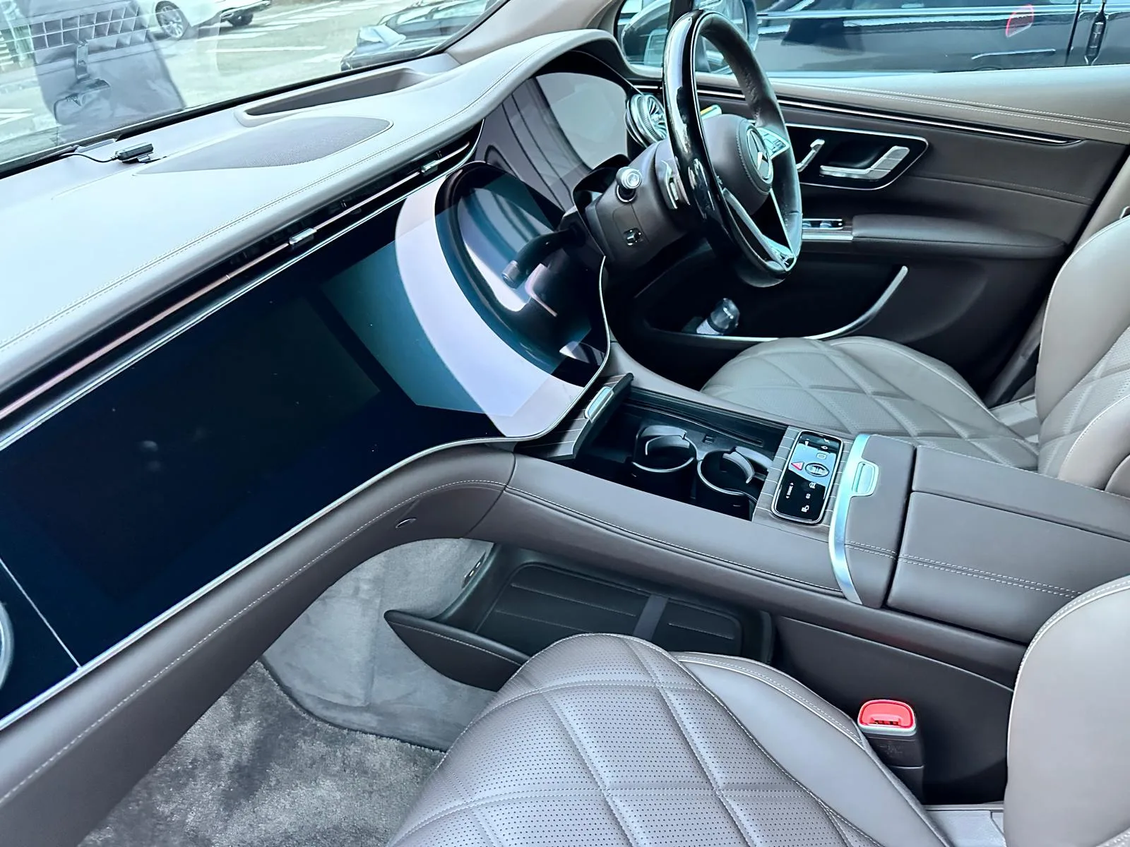 2025 Mercedes-Maybach EQS 680 – The Pinnacle of Electric Luxury