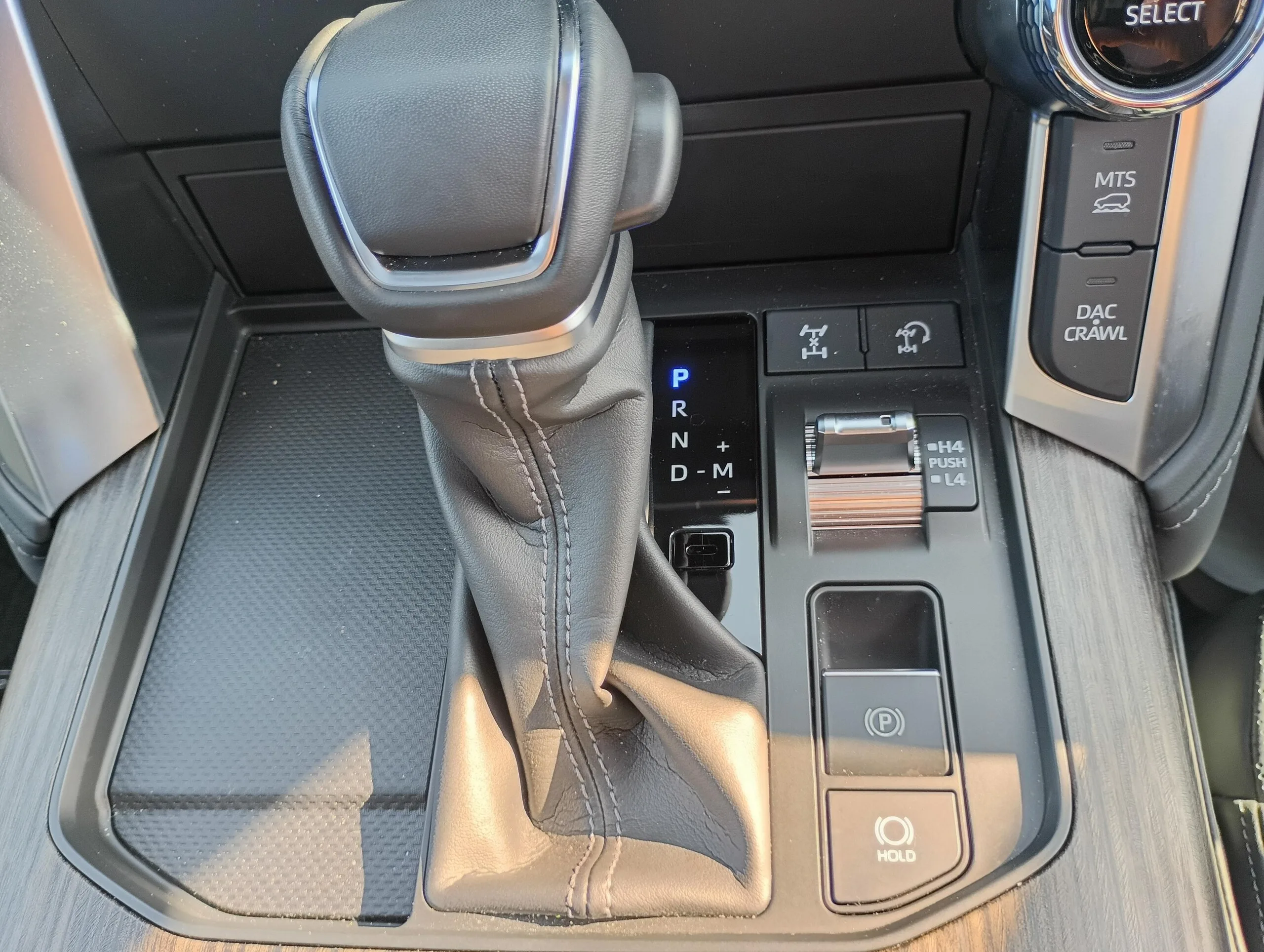 2024 TOYOTA LAND CRUISER 300 ZX 3.3 DIESEL 4WD