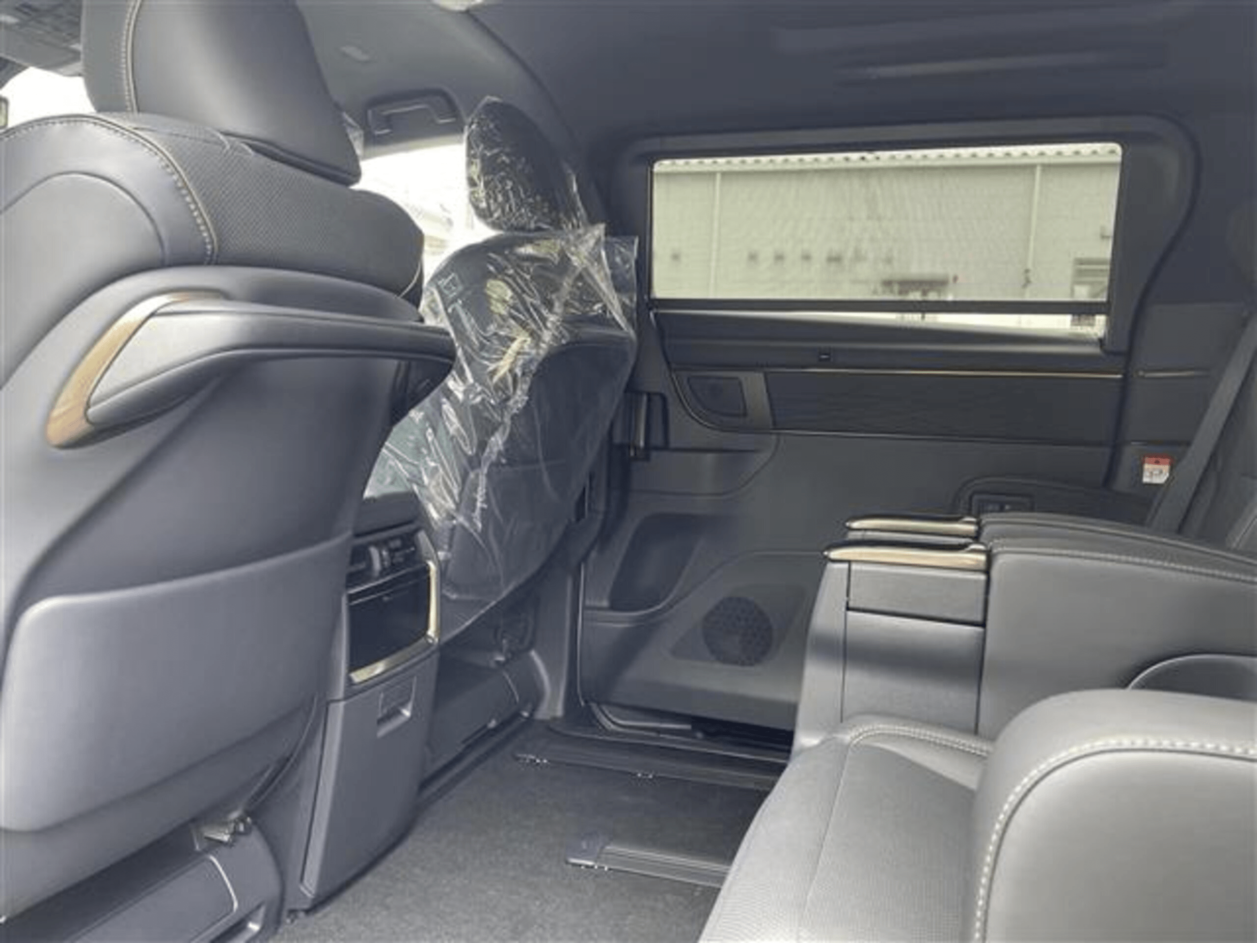 2025 Toyota Alphard 2.5 Z With 14 inch Navi ( No.960960) for export from Japan