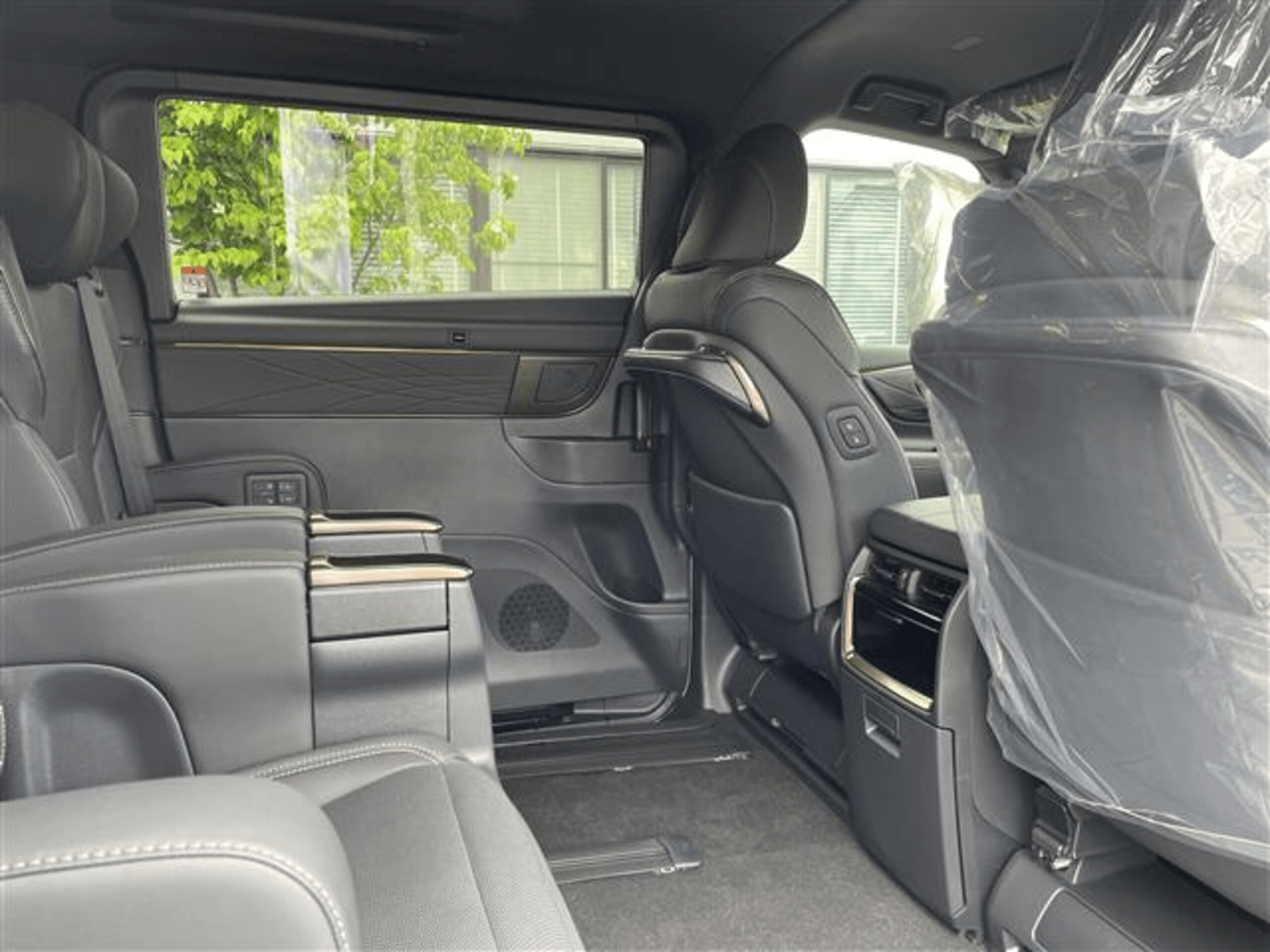 2025 Toyota Alphard 2.5 Z With 14 inch Navi ( No.960960) for export from Japan