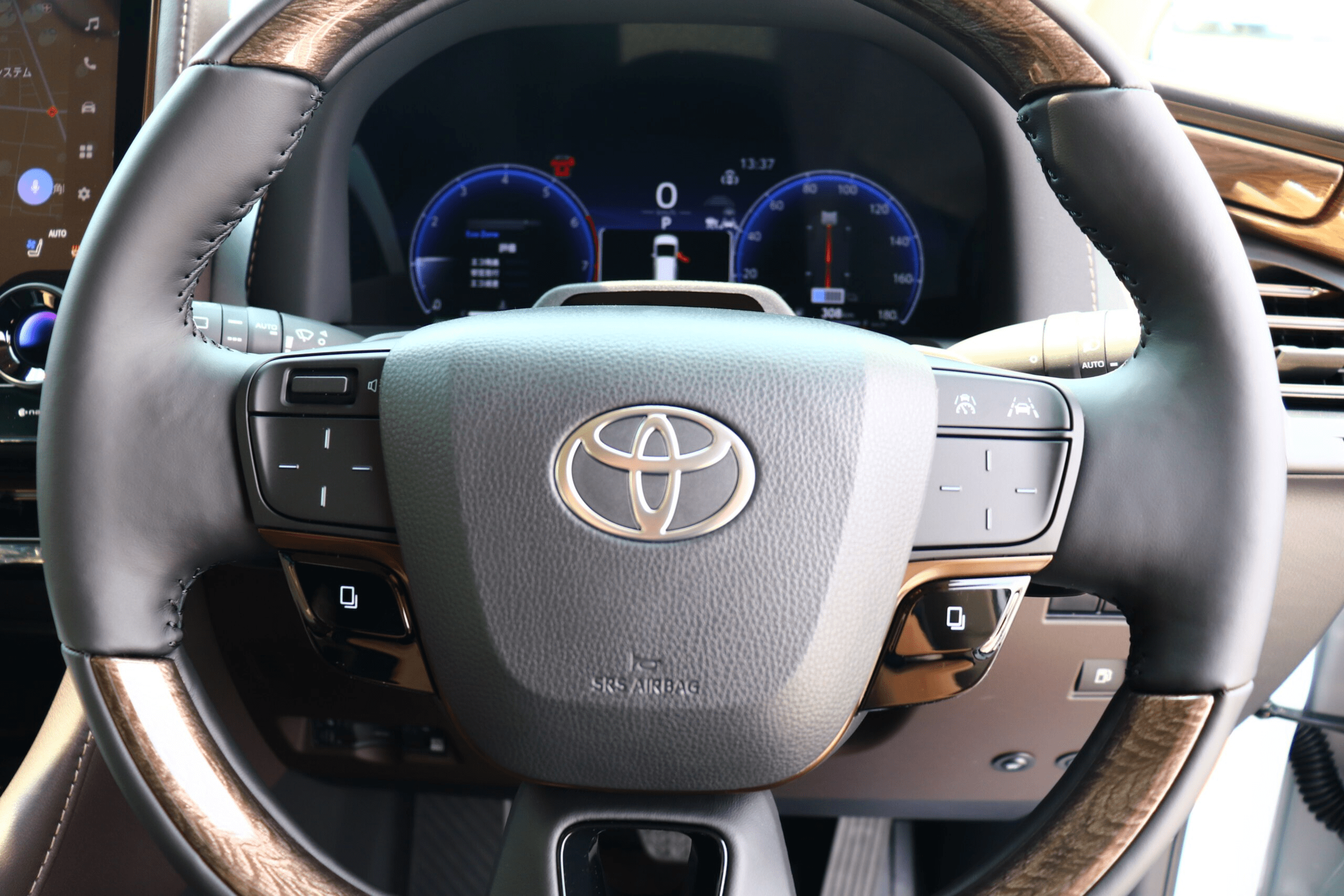 2025 Toyota Alphard Hybrid 2.5 Executive Lounge E-Four 4WD: Unmatched Luxury and Performance (No.960970) for export from Japan