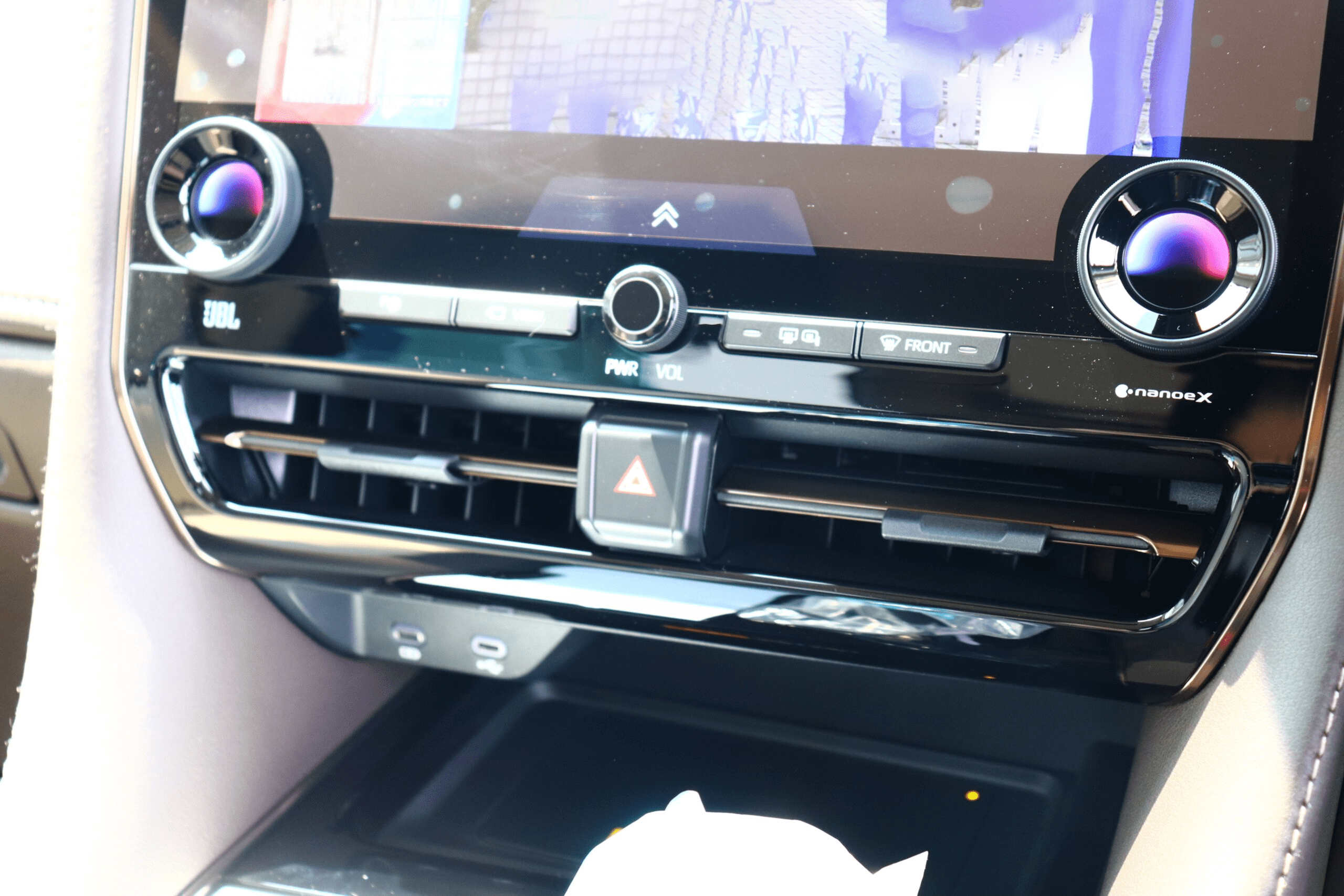 2025 Toyota Alphard Hybrid 2.5 Executive Lounge E-Four 4WD: Unmatched Luxury and Performance (No.960970) for export from Japan