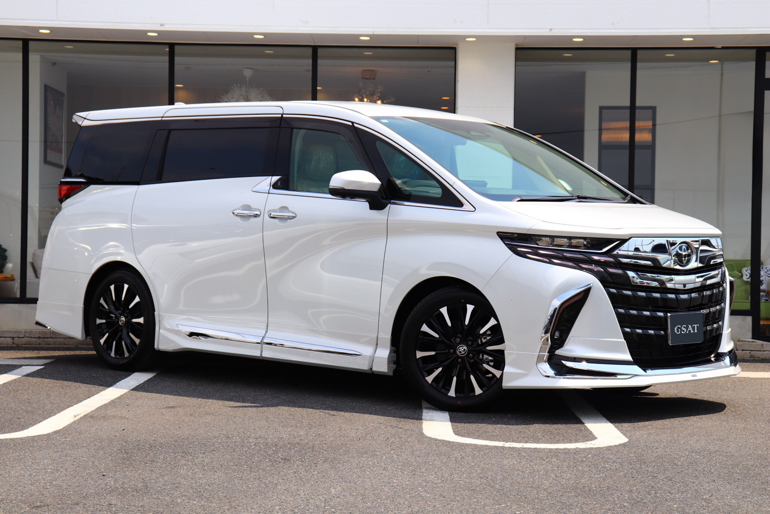 2025 Toyota Alphard Hybrid 2.5 Executive Lounge E-Four 4WD: Unmatched Luxury and Performance (No.960970) for export from Japan