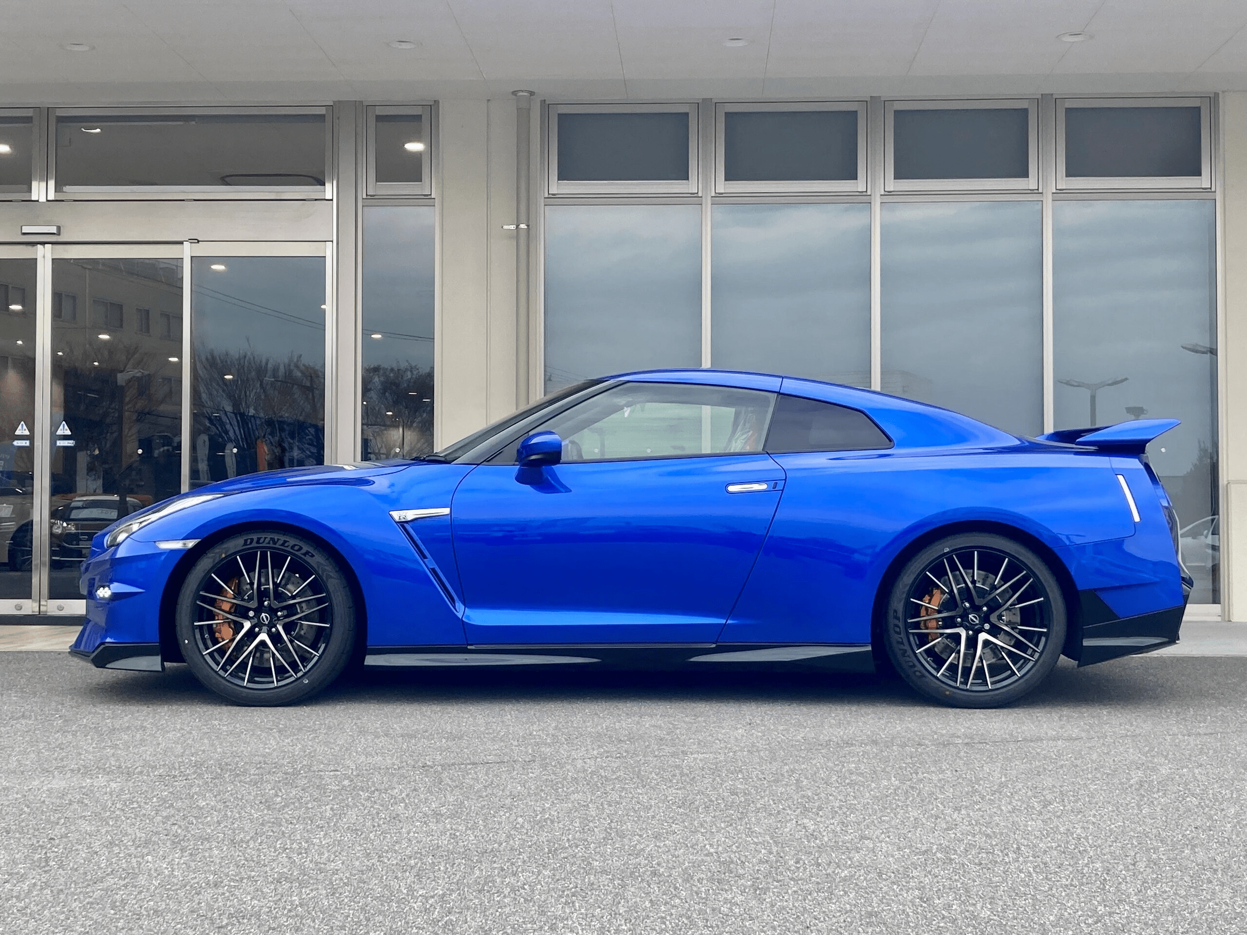 2025 Nissan GT-R 3.8 Black Edition 4WD (No.960967) for export from Japan