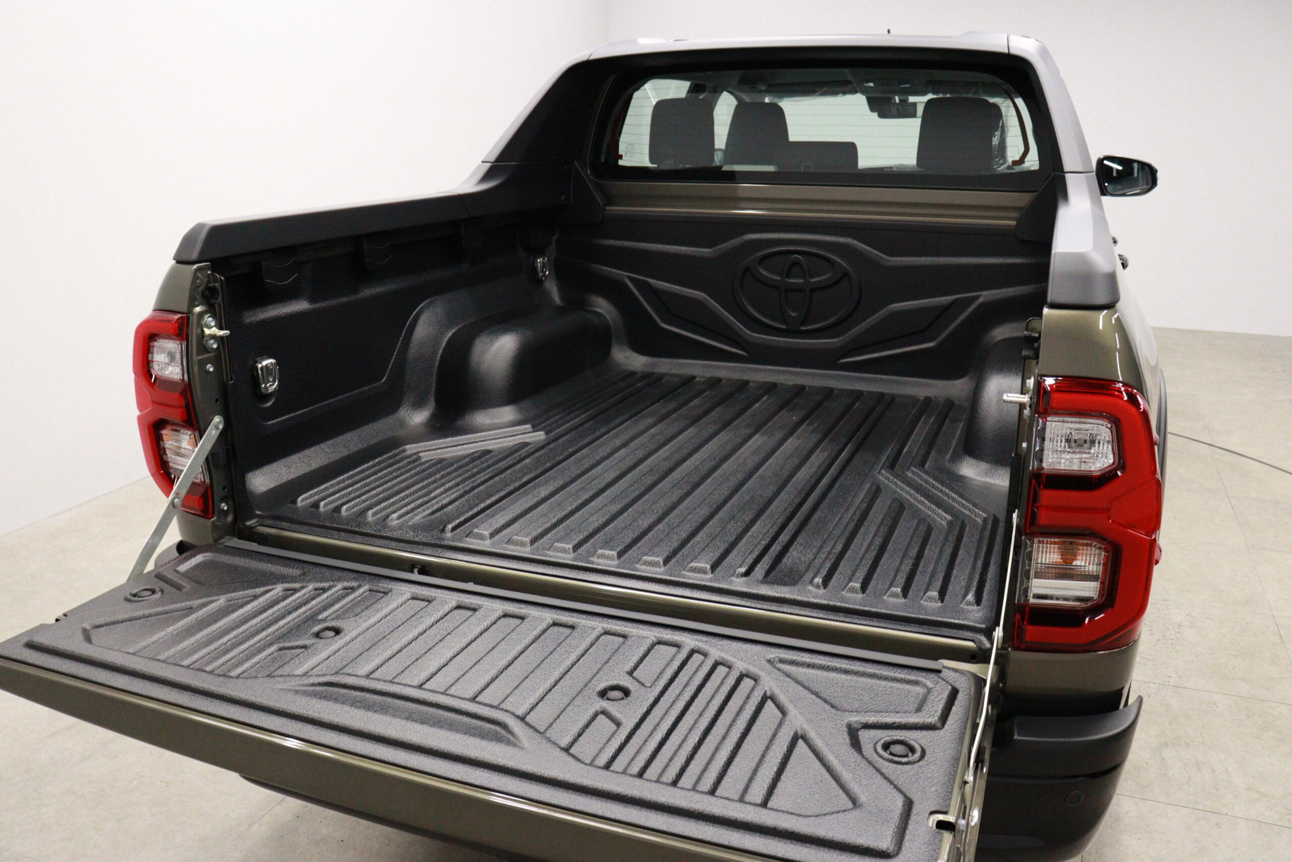 2025 Toyota Hilux 2.4 Z Revo Rocco Edition Diesel Turbo 4WD Special Edition (No.961011)