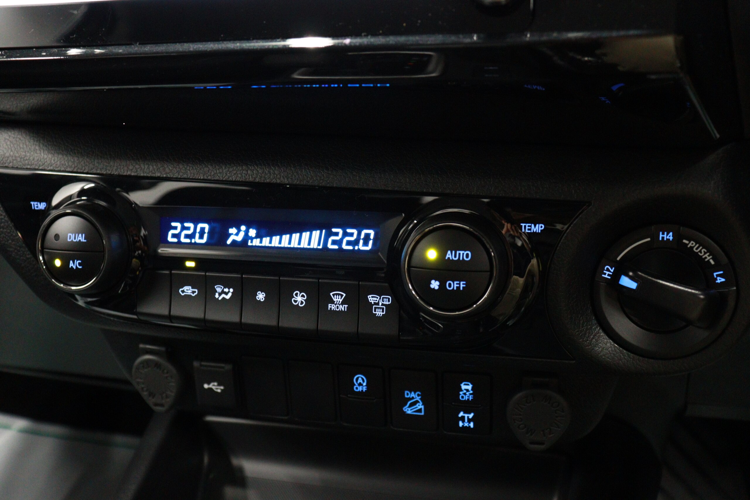 2025 Toyota Hilux 2.4 Z Revo Rocco Edition Diesel Turbo 4WD Special Edition (No.961011)
